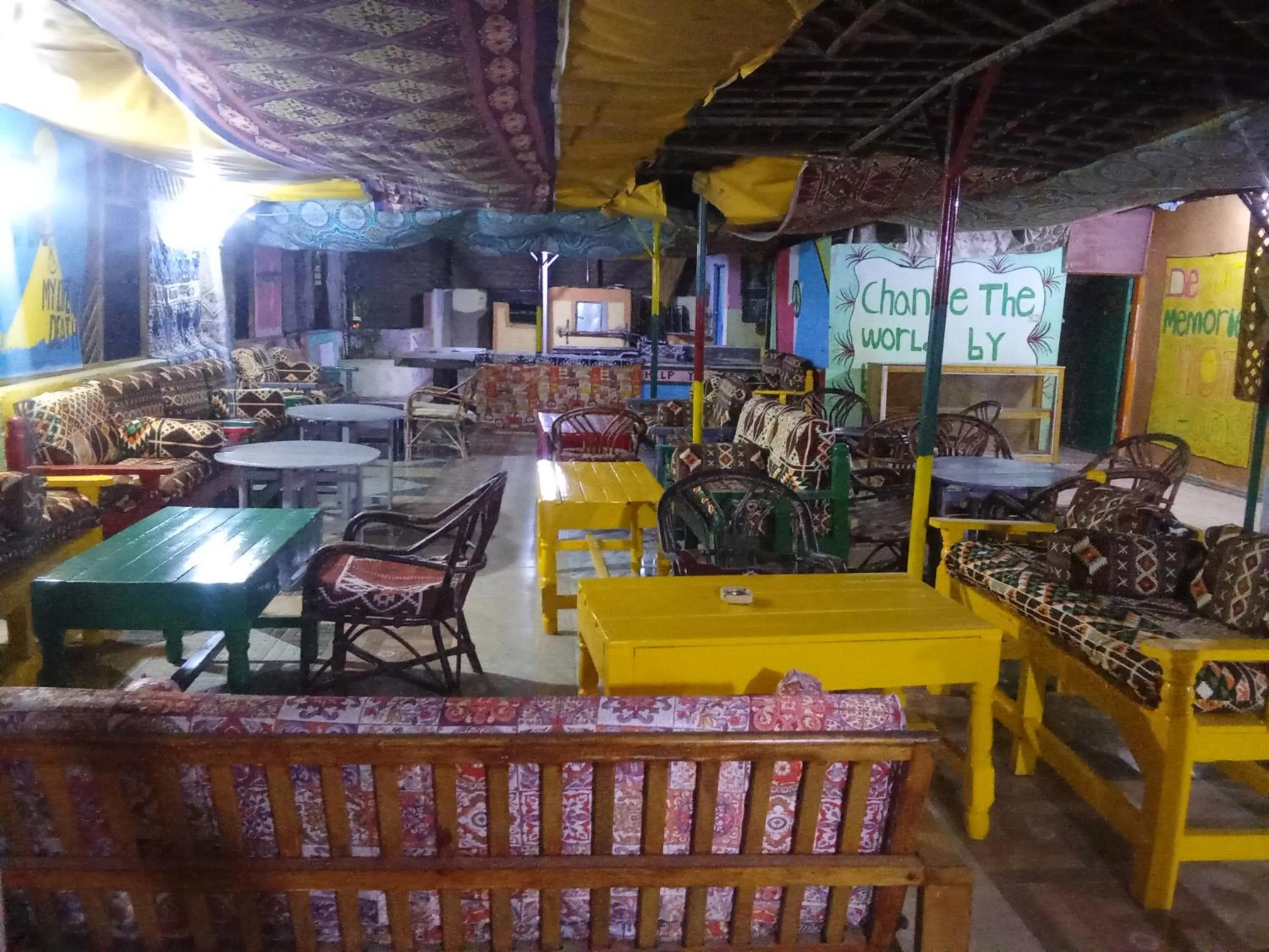 Restaurant/places to eat in Bob Marley Peace hotel luxor