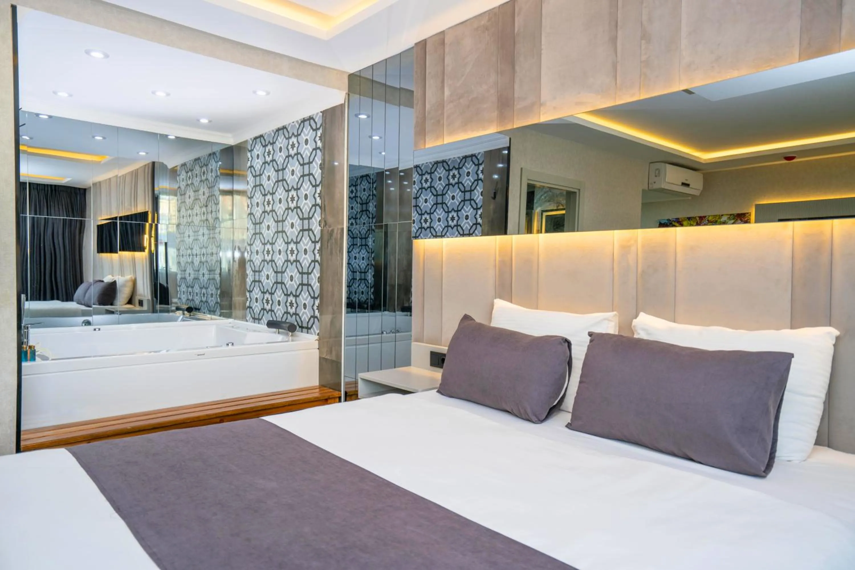 Bed in 216 Station Suite Gebze