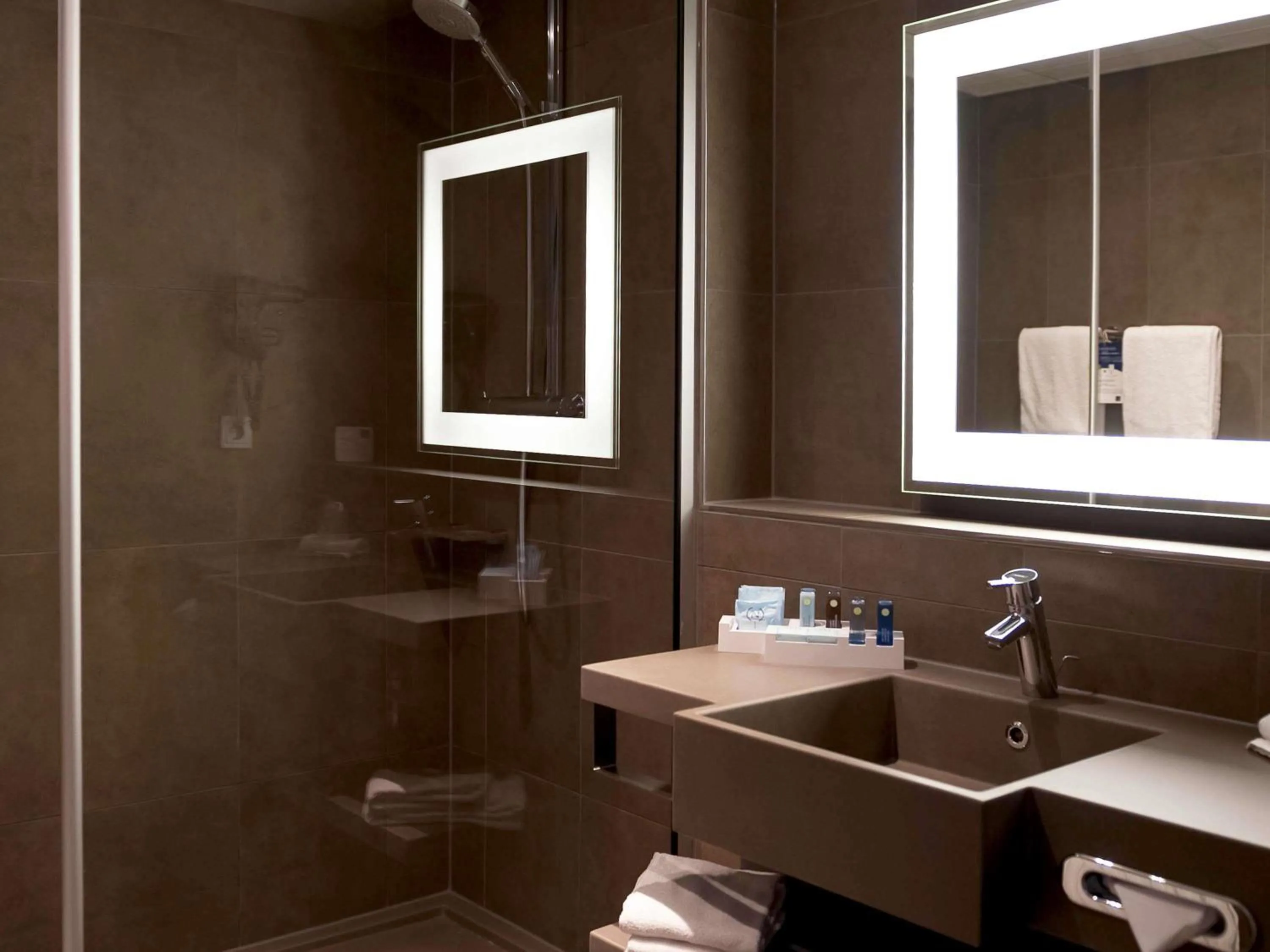 Bedroom in Novotel Den Haag World Forum