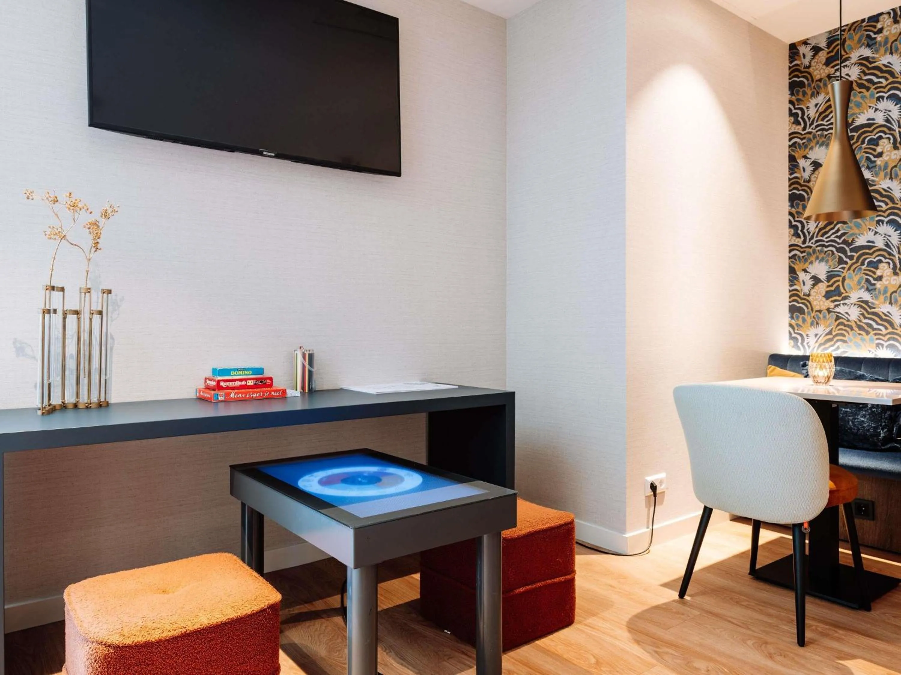 Lounge or bar in Novotel Den Haag World Forum