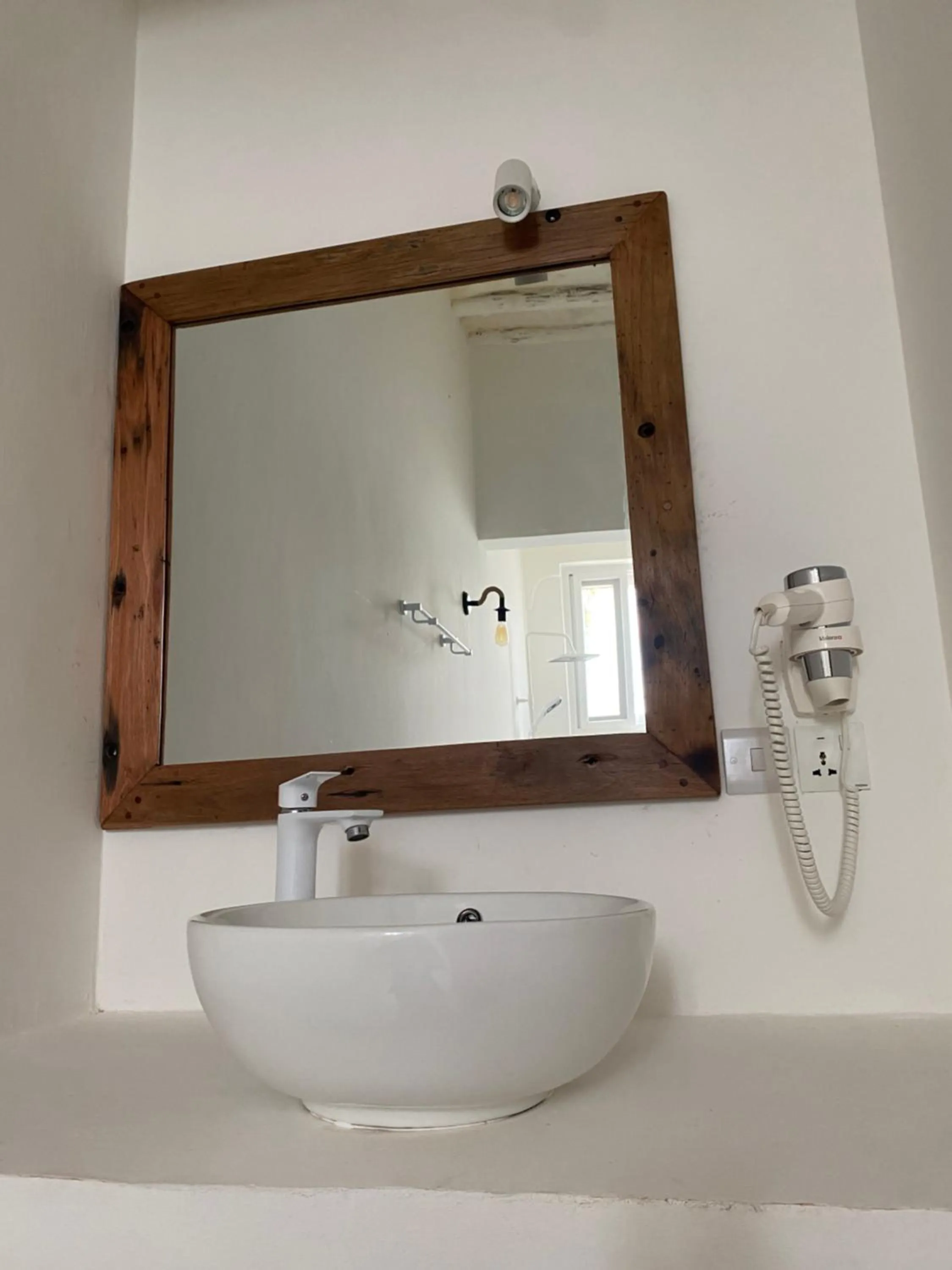 Bathroom in Cactus lodge Zanzibar