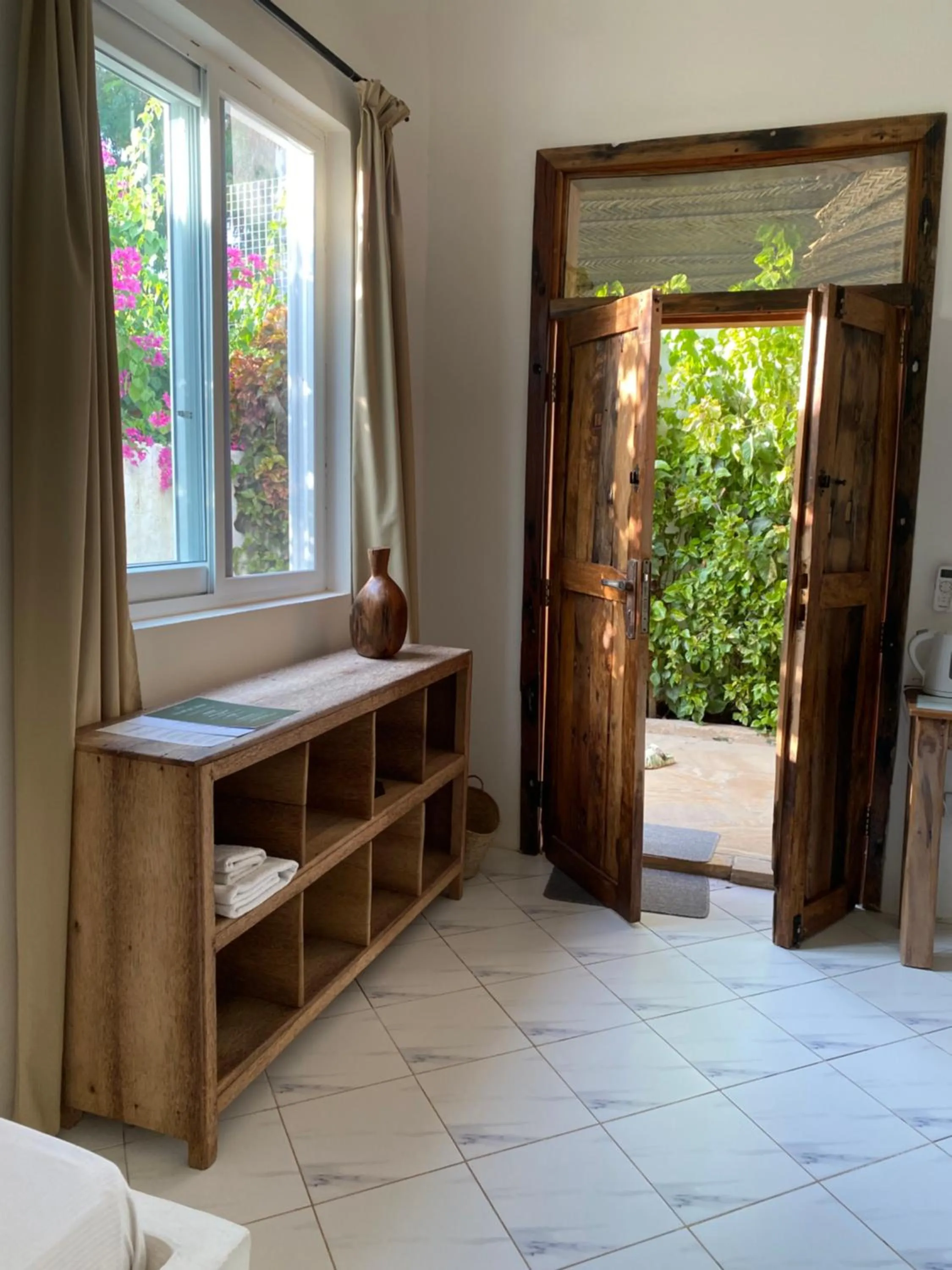 Photo of the whole room in Cactus lodge Zanzibar