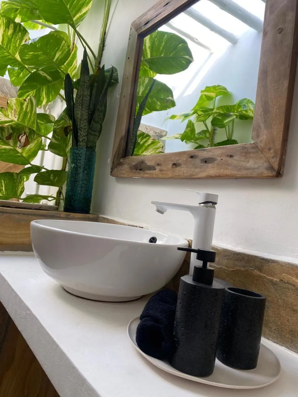 Shower in Cactus lodge Zanzibar