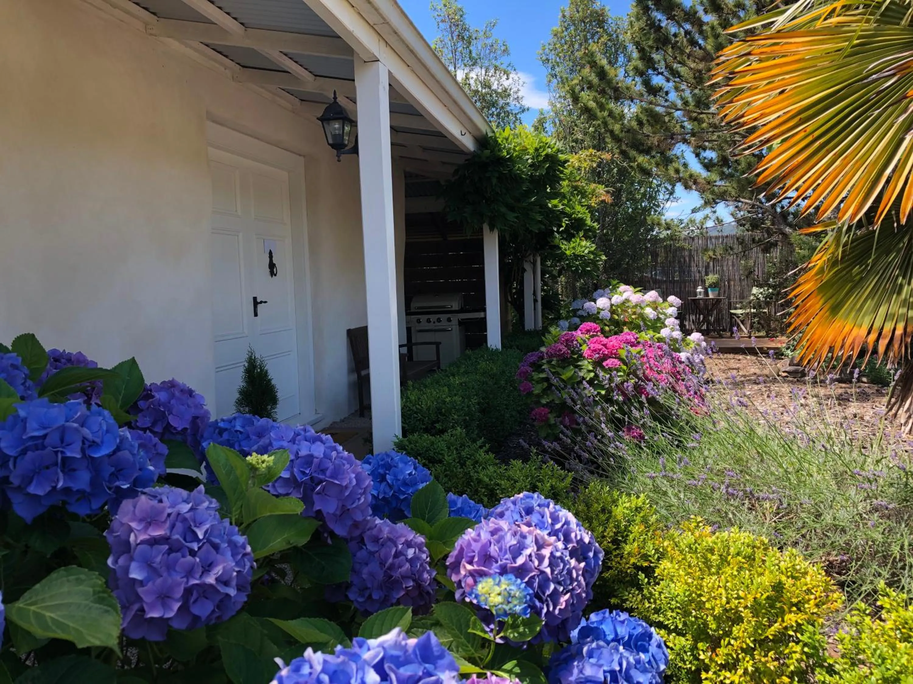 Facade/entrance in Woodstock Suite