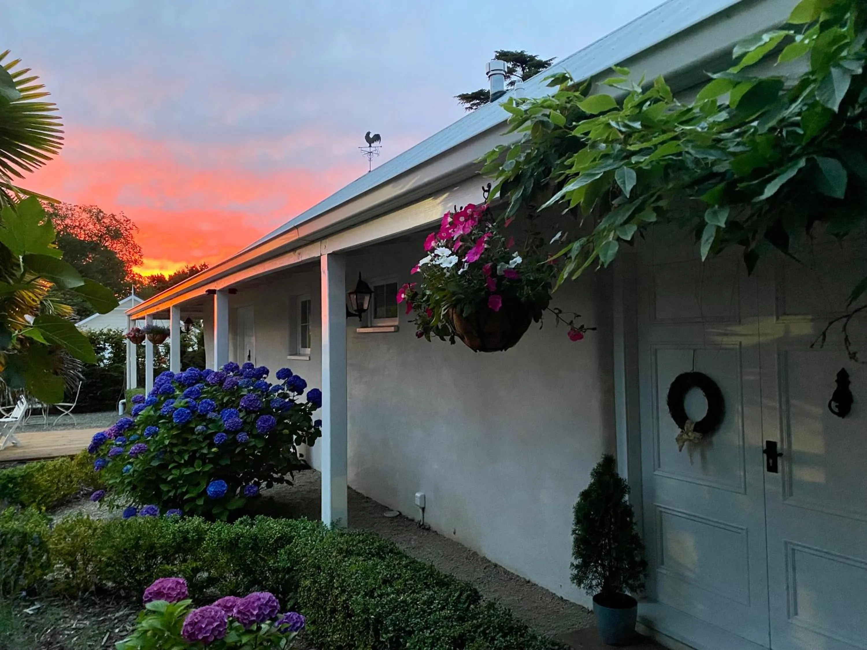 Facade/entrance in Woodstock Suite