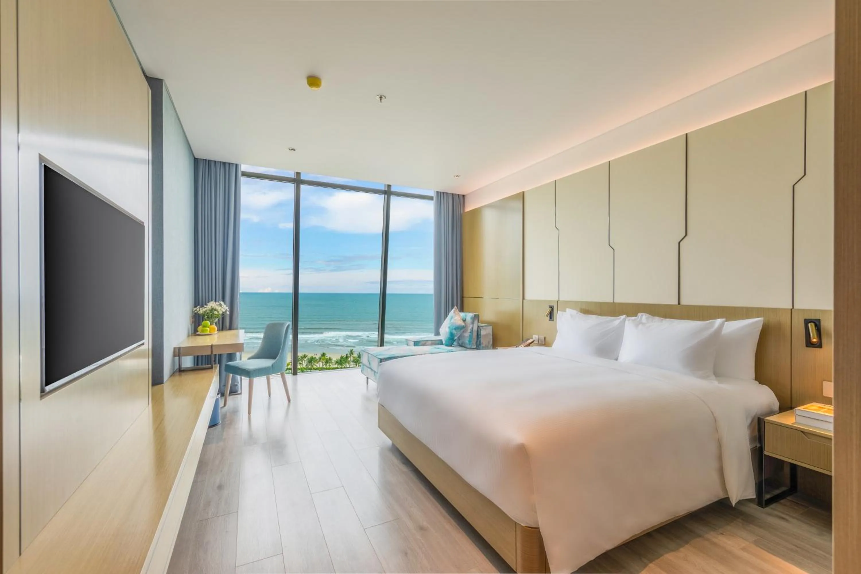 Sea view, Bed in Awaken Da Nang Hotel