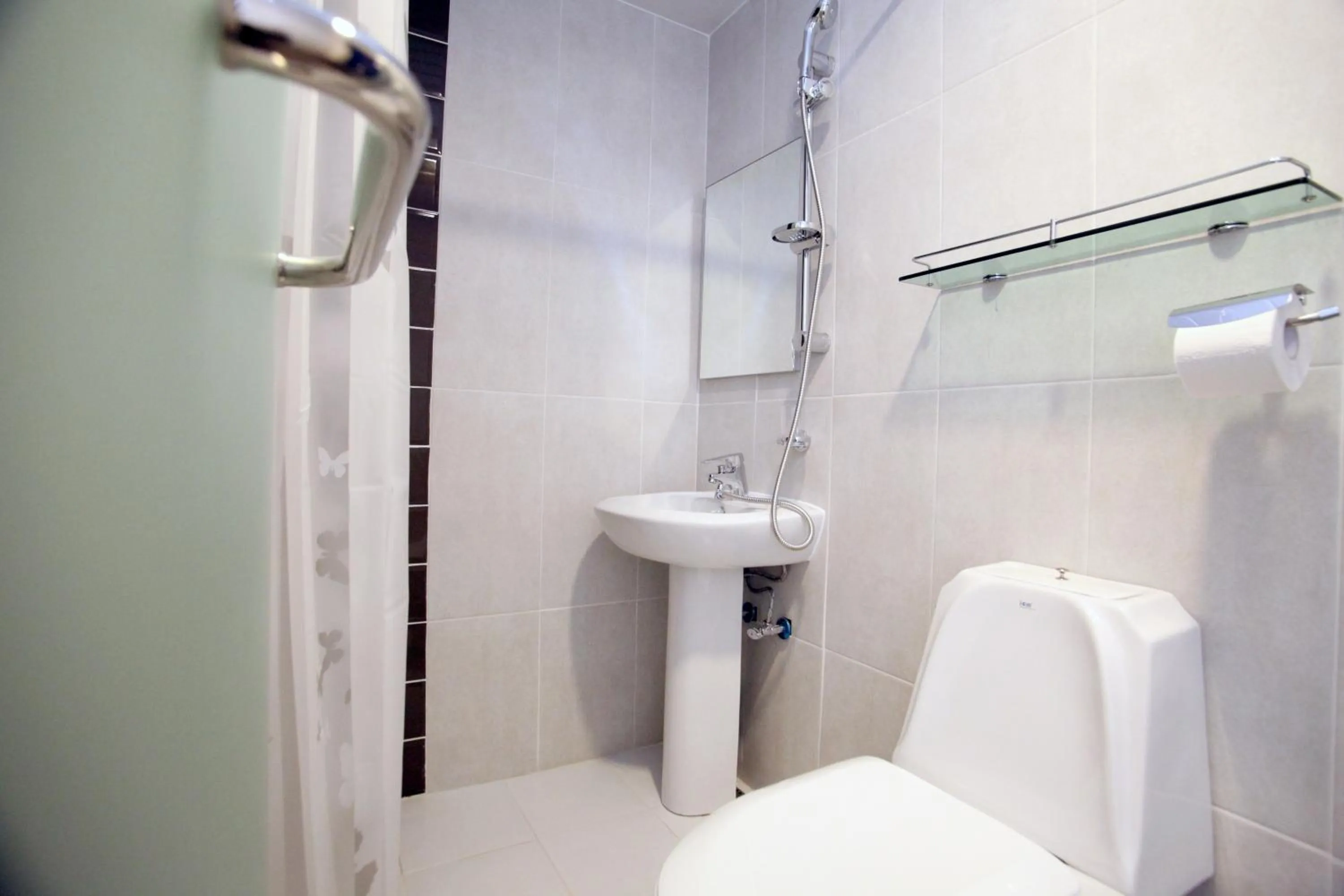 Bathroom in KSTAR METRO Hotel