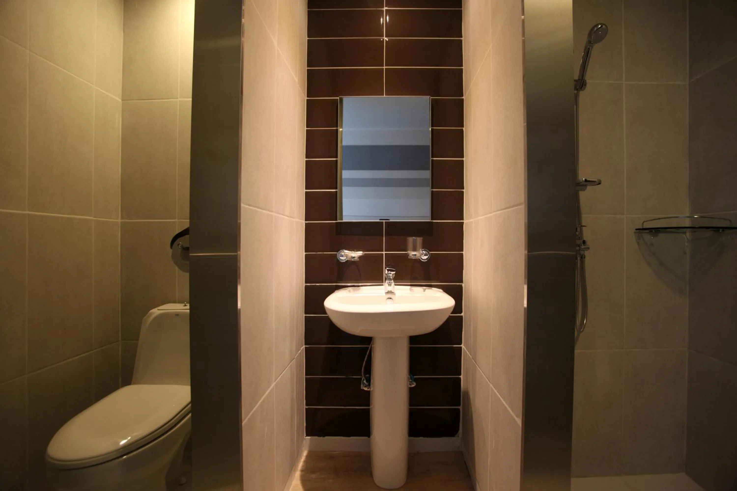 Bathroom in KSTAR METRO Hotel