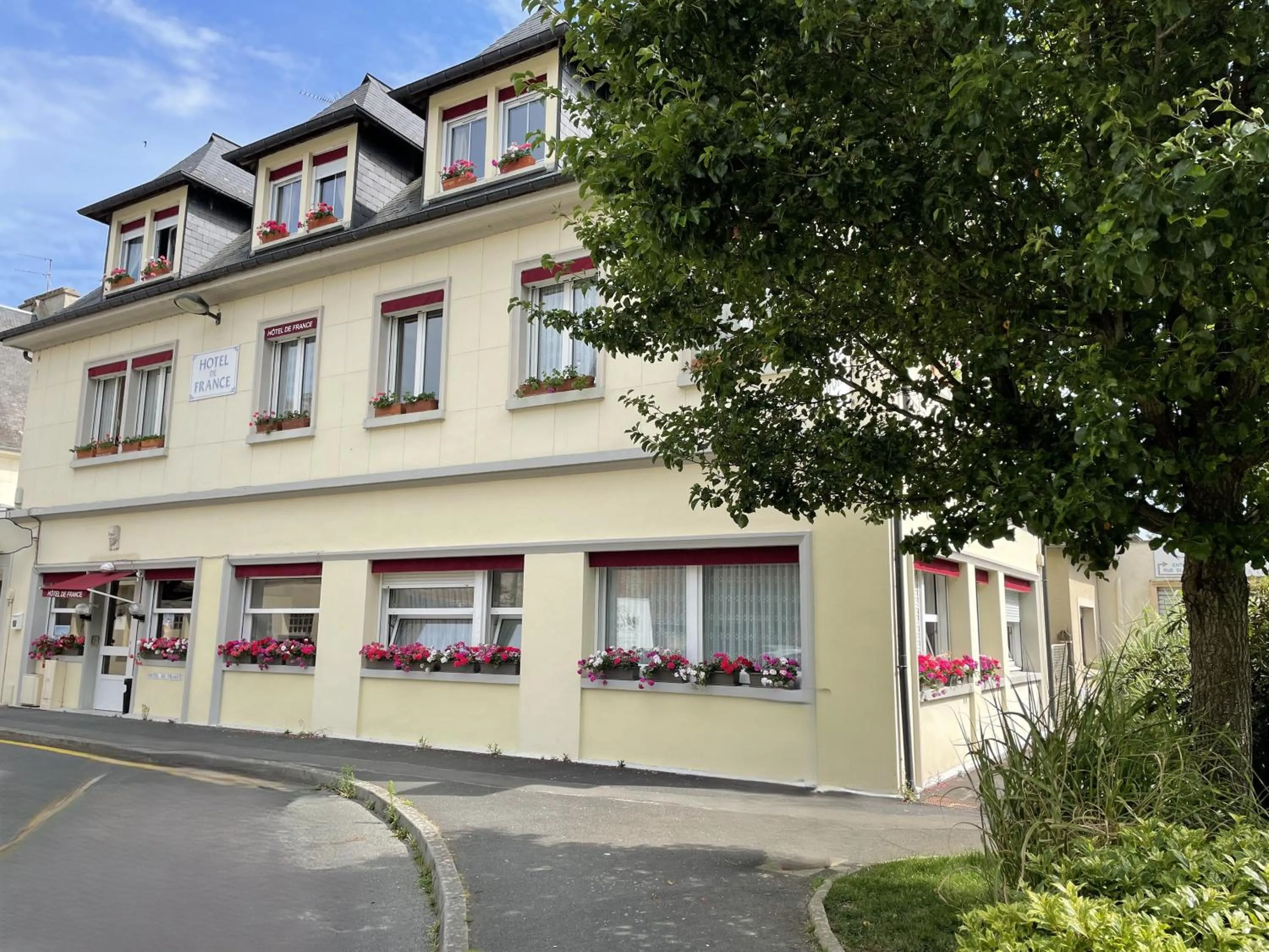 Property building in Hôtel de France