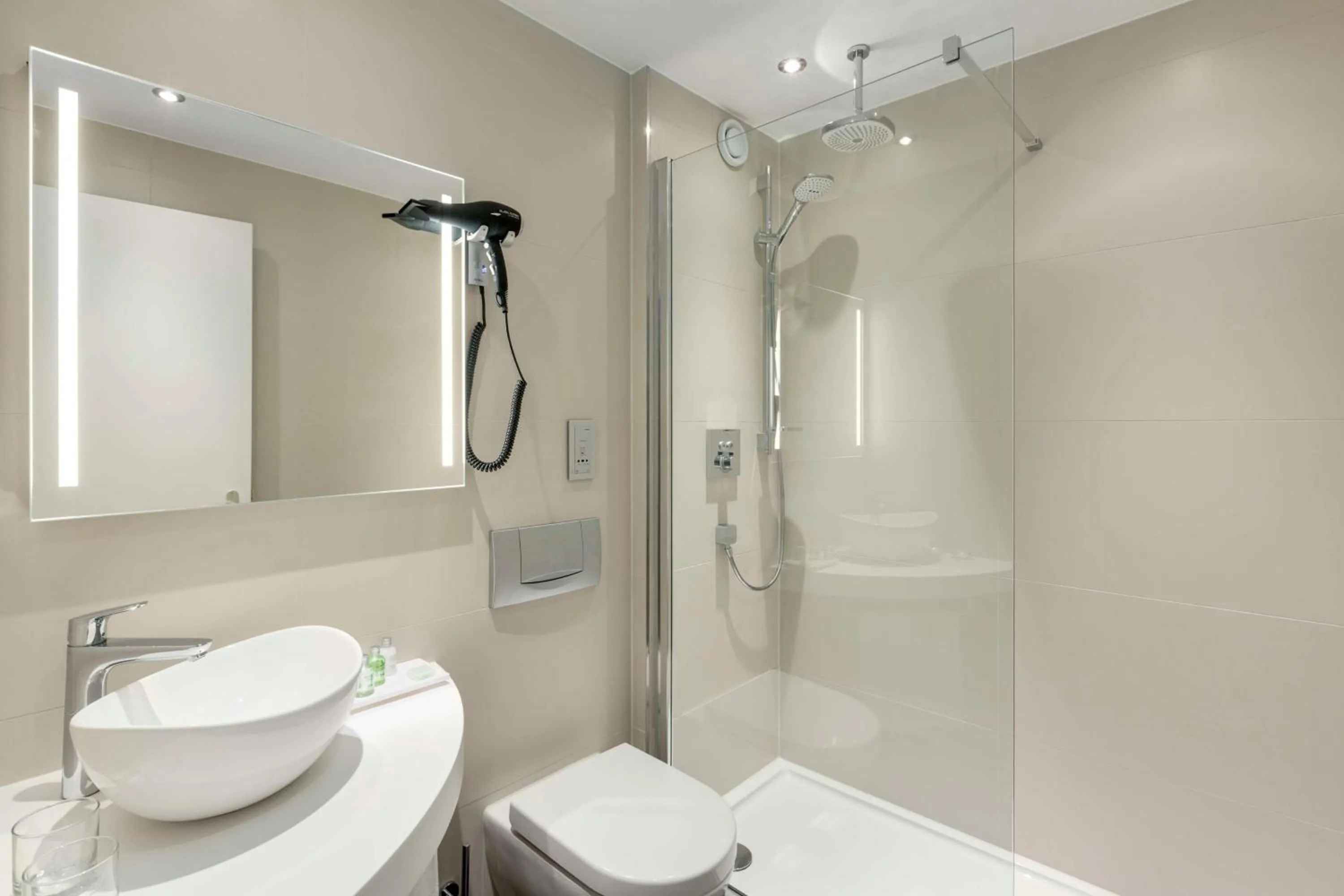 Bathroom in NH Utrecht