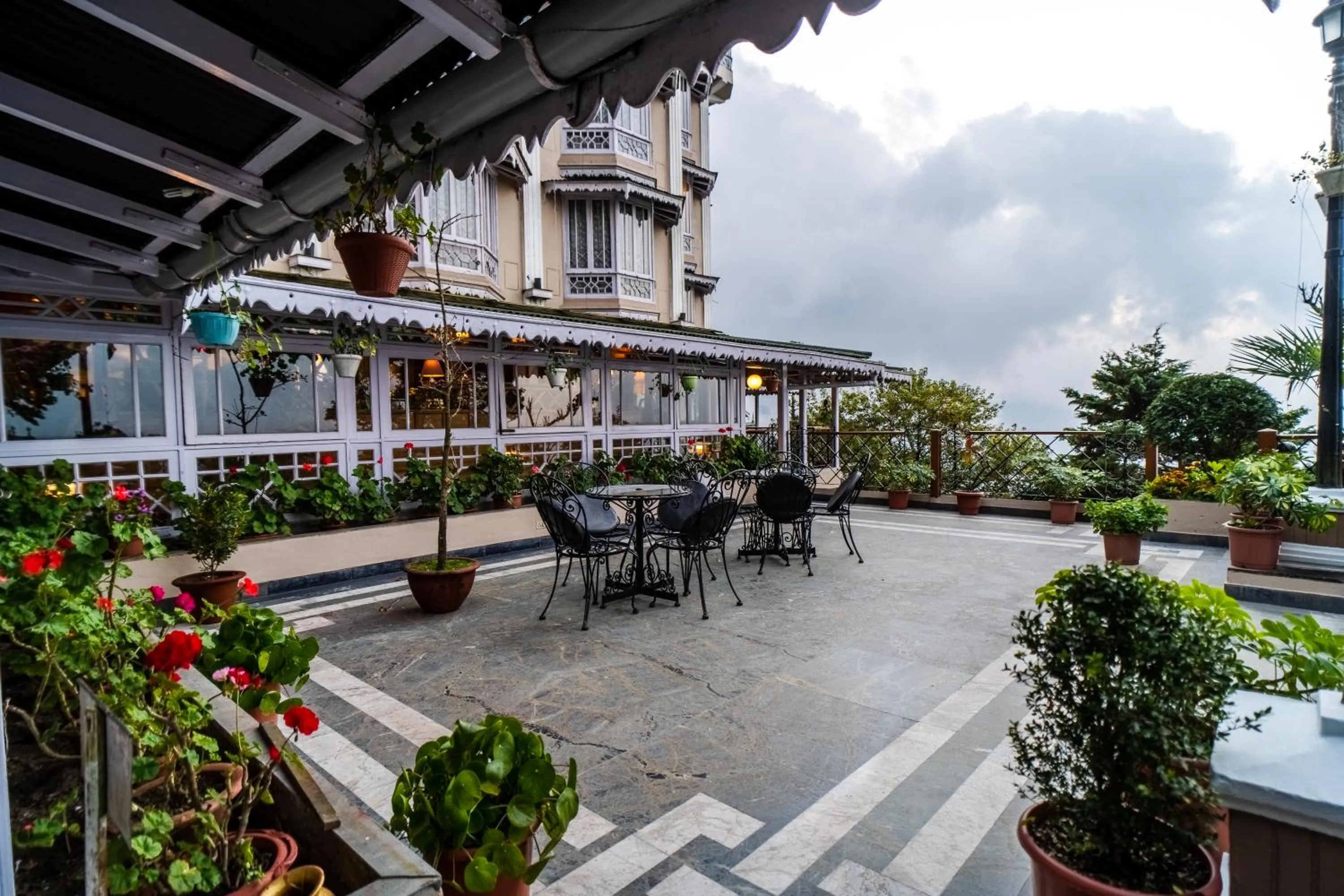 Balcony/Terrace in Cedar Inn