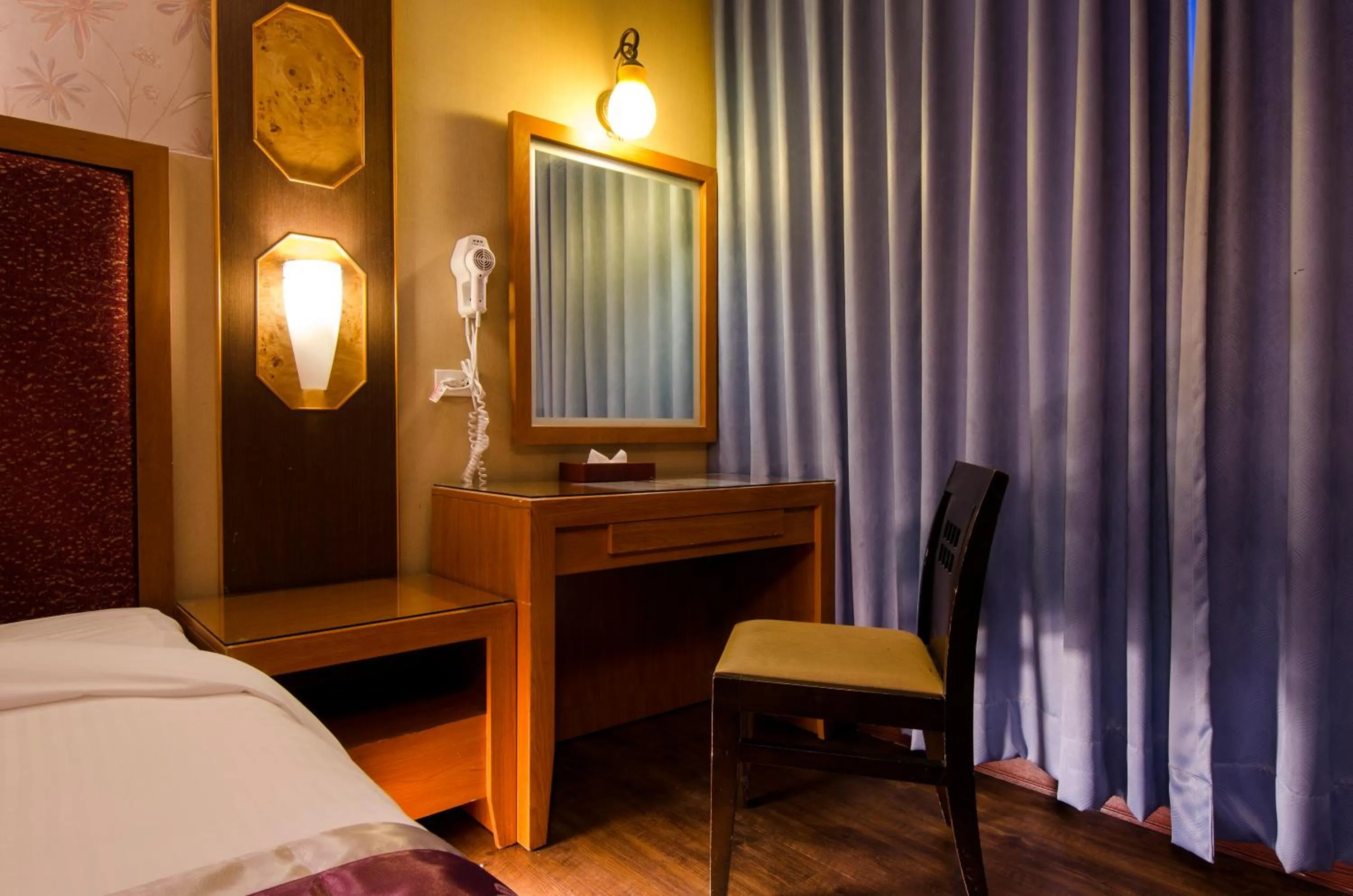 Bedroom, Bed in Wogo Hotel