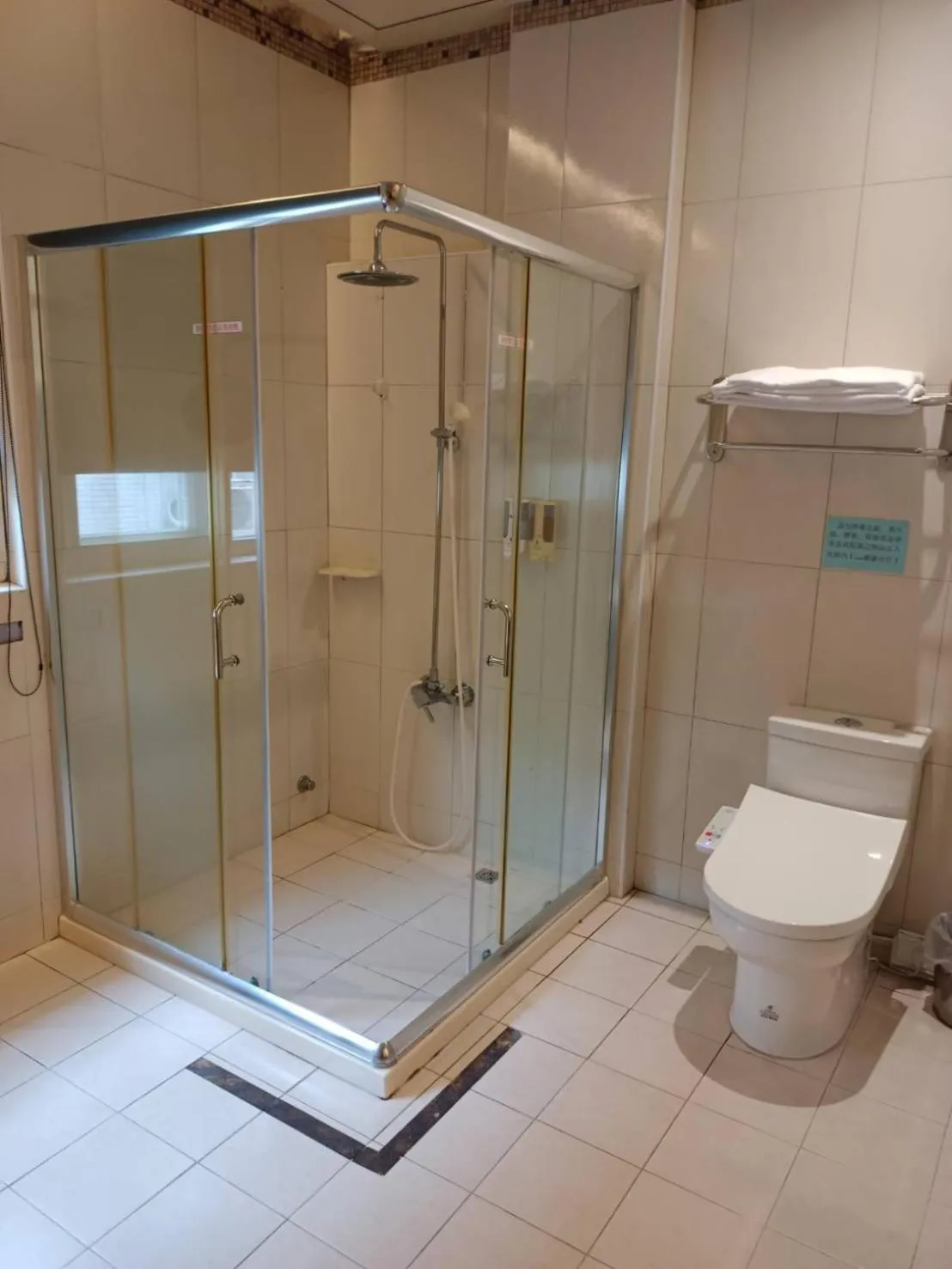 Shower in Wogo Hotel