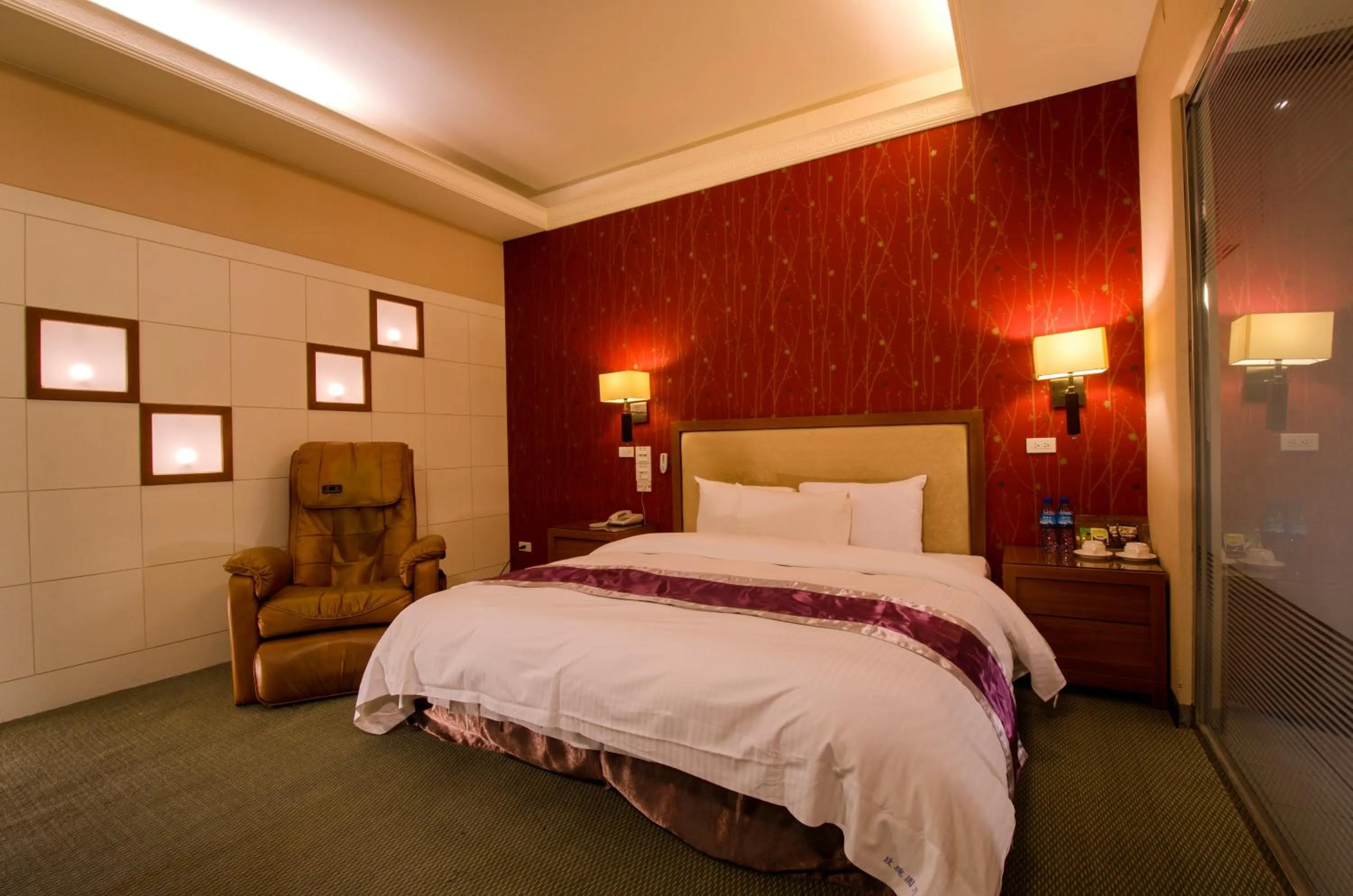 Bedroom, Bed in Wogo Hotel