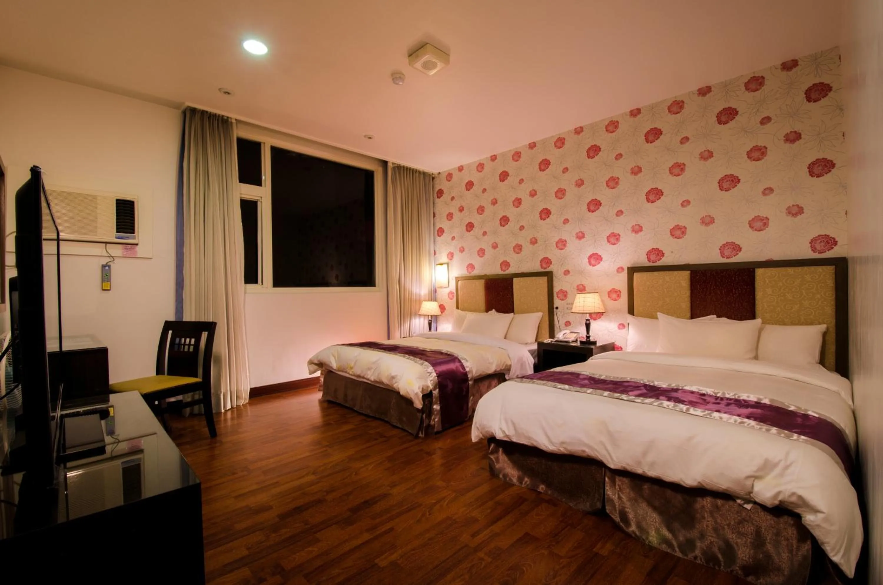 Bedroom, Bed in Wogo Hotel