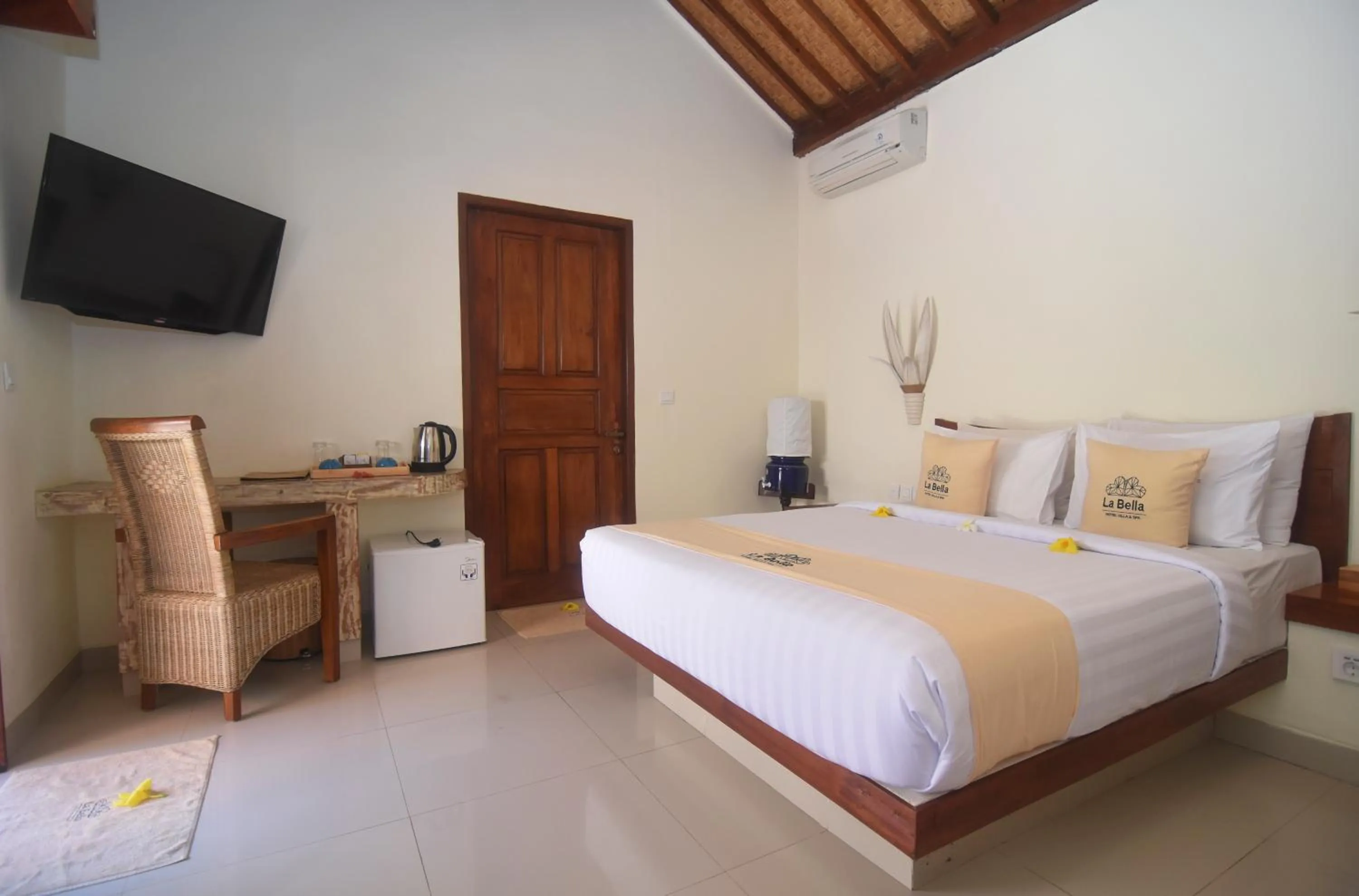 Bed in La Bella - Hotel Villa & Spa