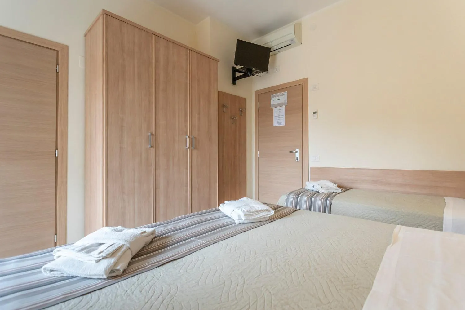 Bed in Hotel Cormoran Riccione