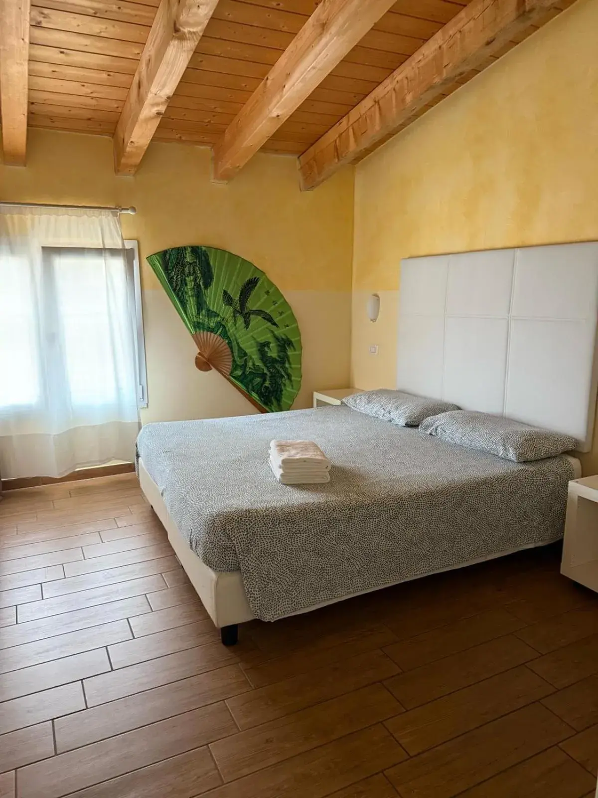 Double or Twin Room in Via Mameli 5 Double or Twin Room in Via Mameli 5