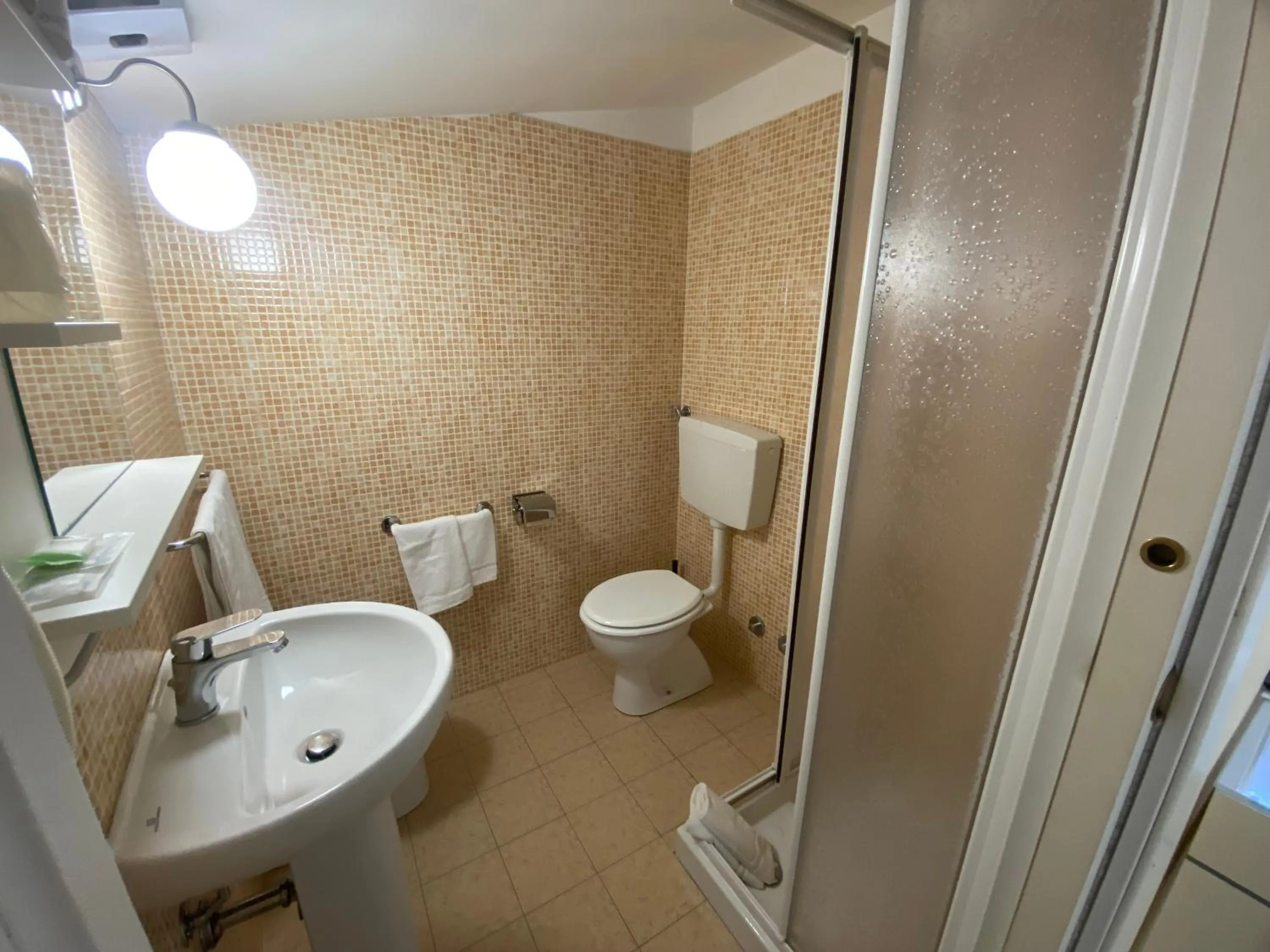 Bathroom in Via Mameli 5