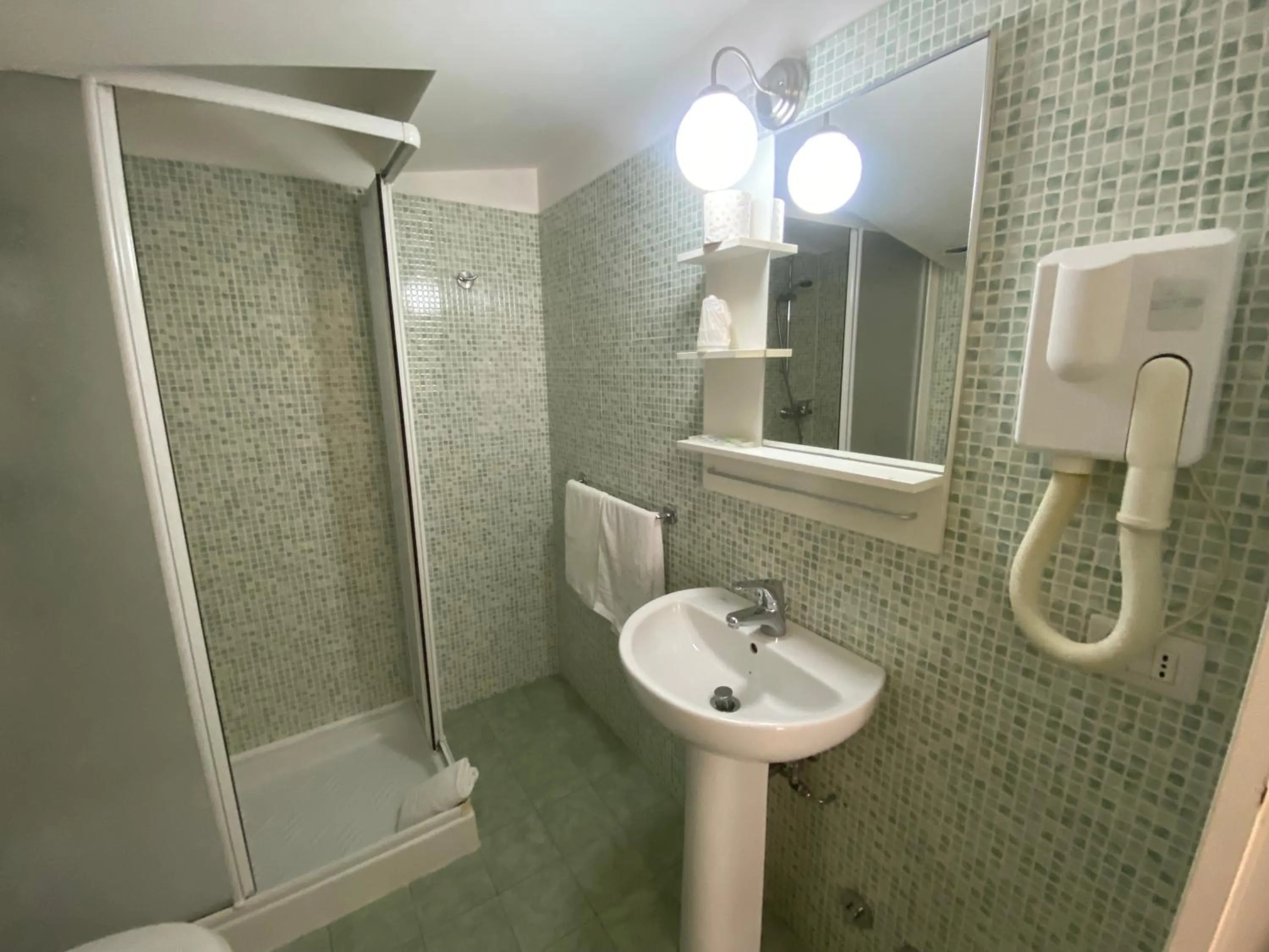 Bathroom in Via Mameli 5