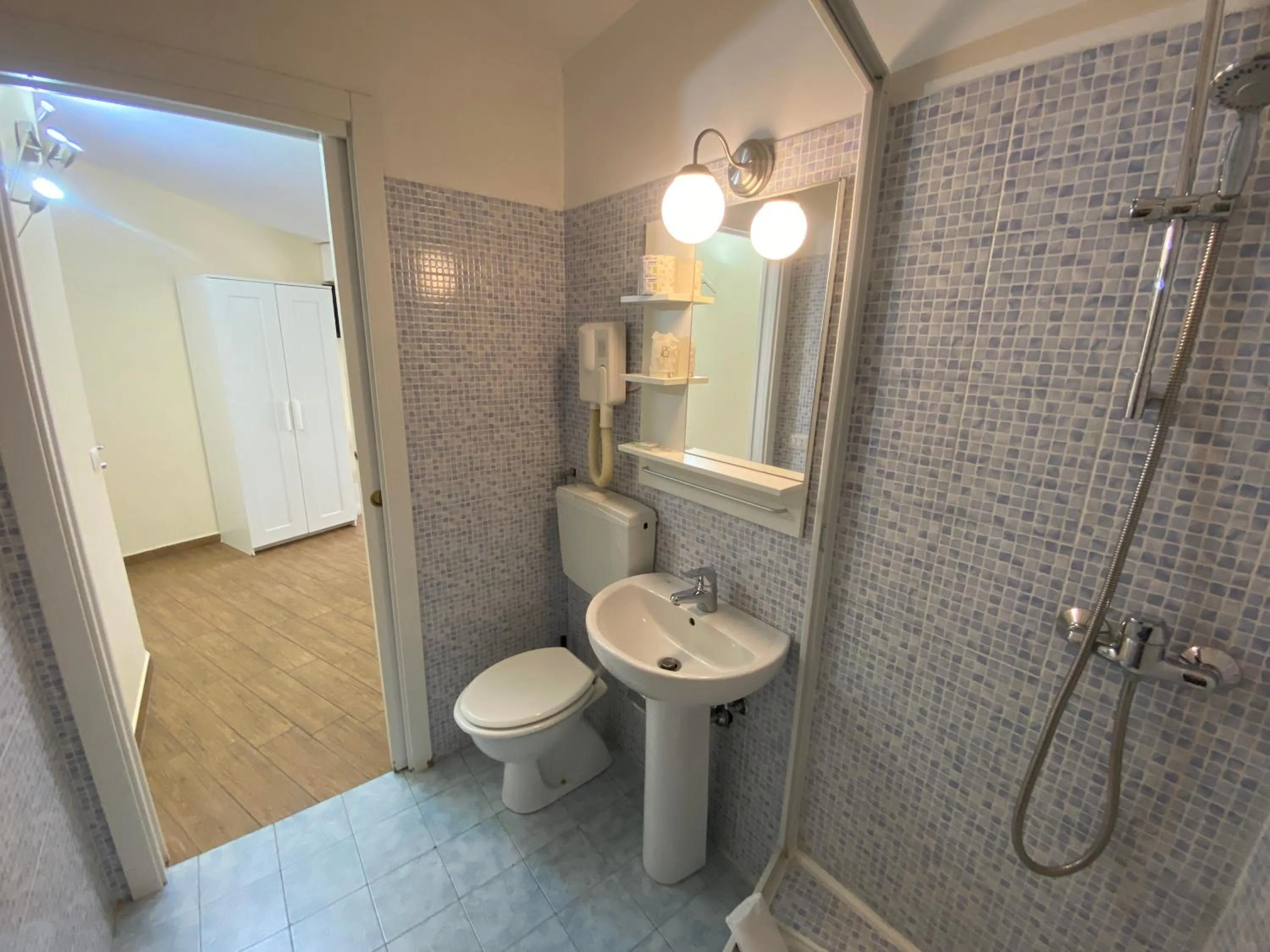 Bathroom in Via Mameli 5