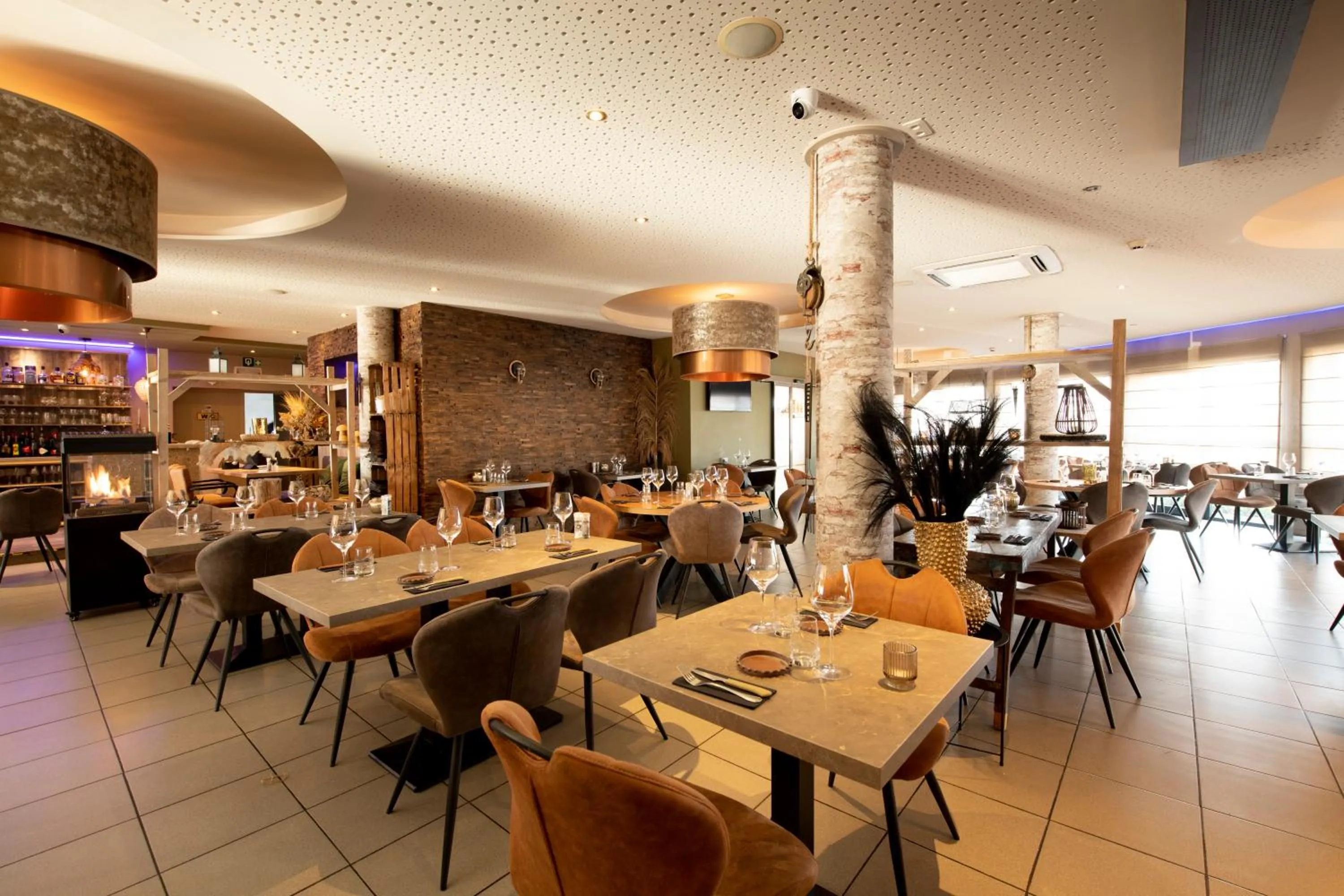 Restaurant/places to eat in Hôtel de la Tour