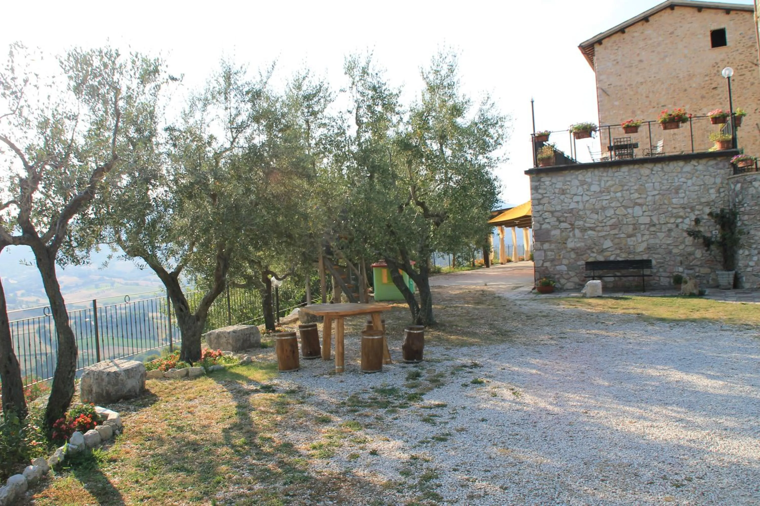 Property building in Il Castello Di Perchia