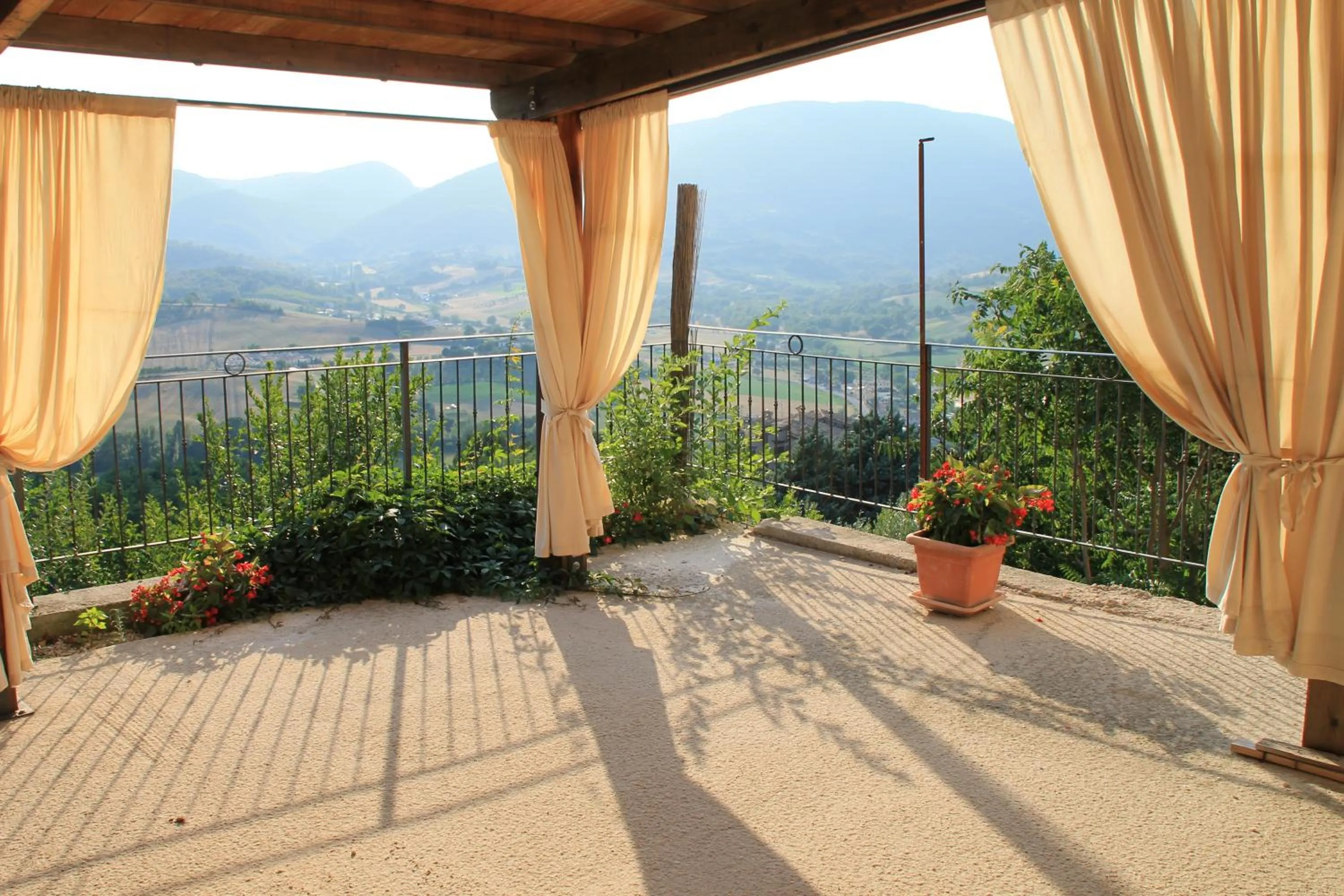 Balcony/Terrace in Il Castello Di Perchia