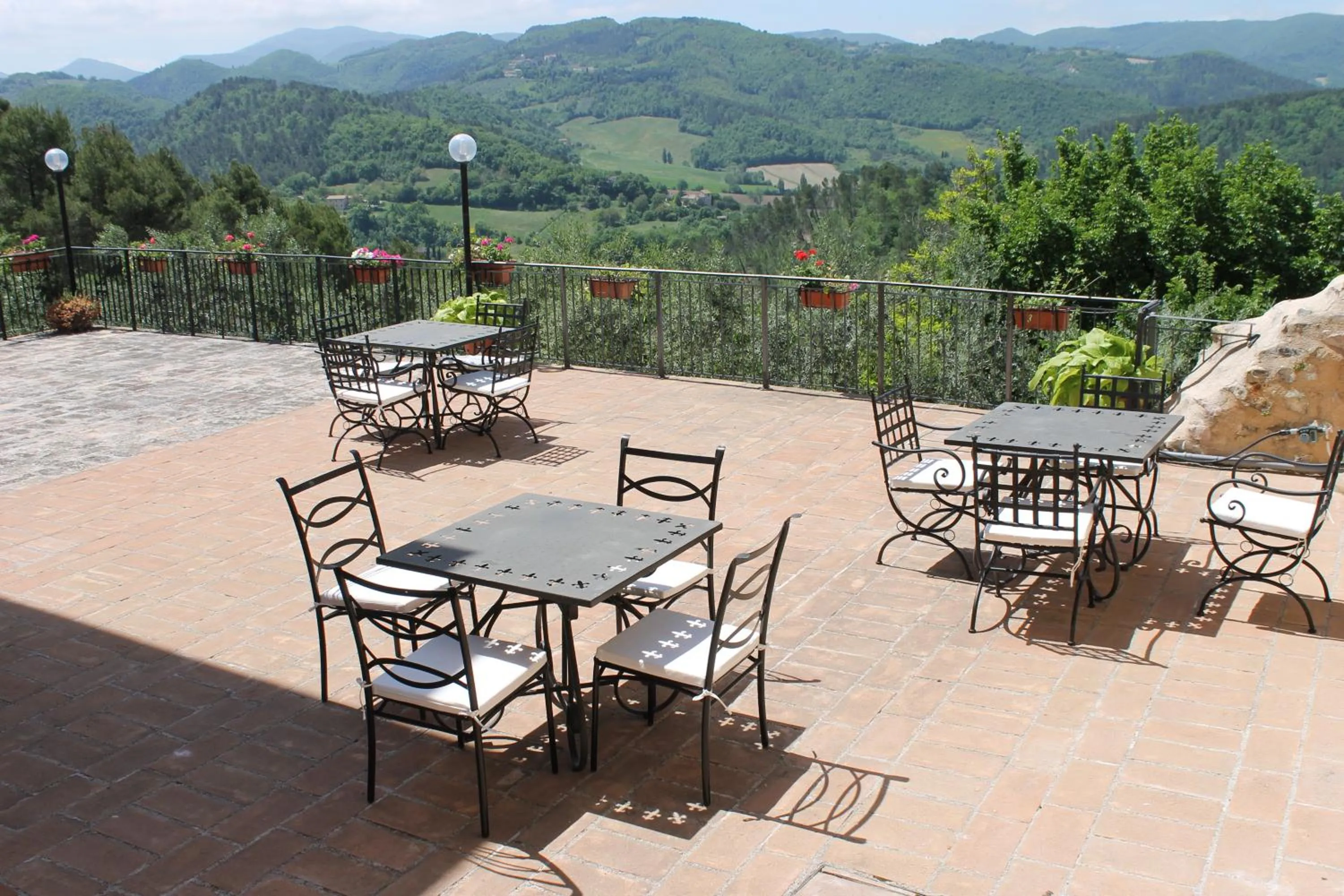 Facade/entrance in Il Castello Di Perchia
