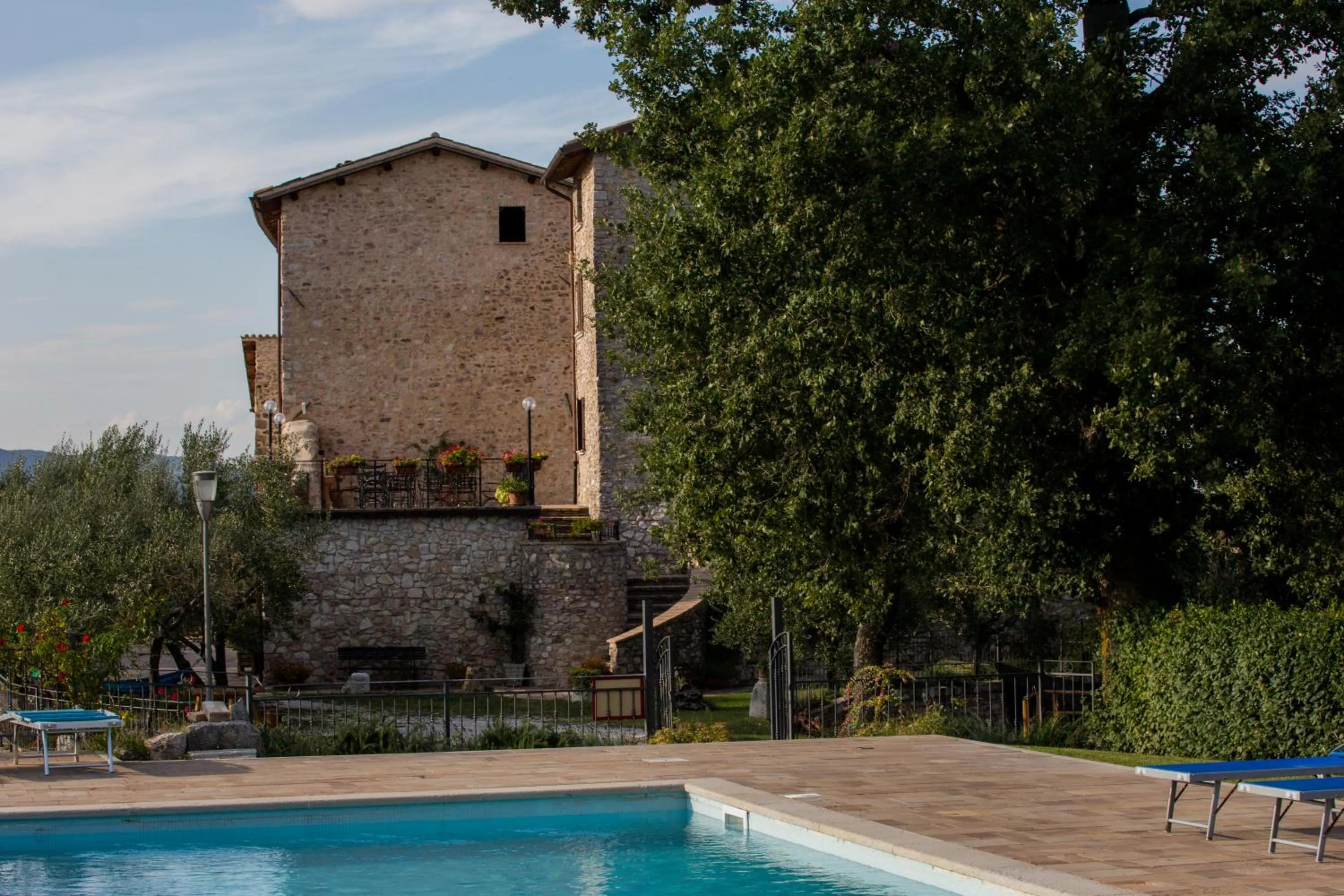 Property building in Il Castello Di Perchia