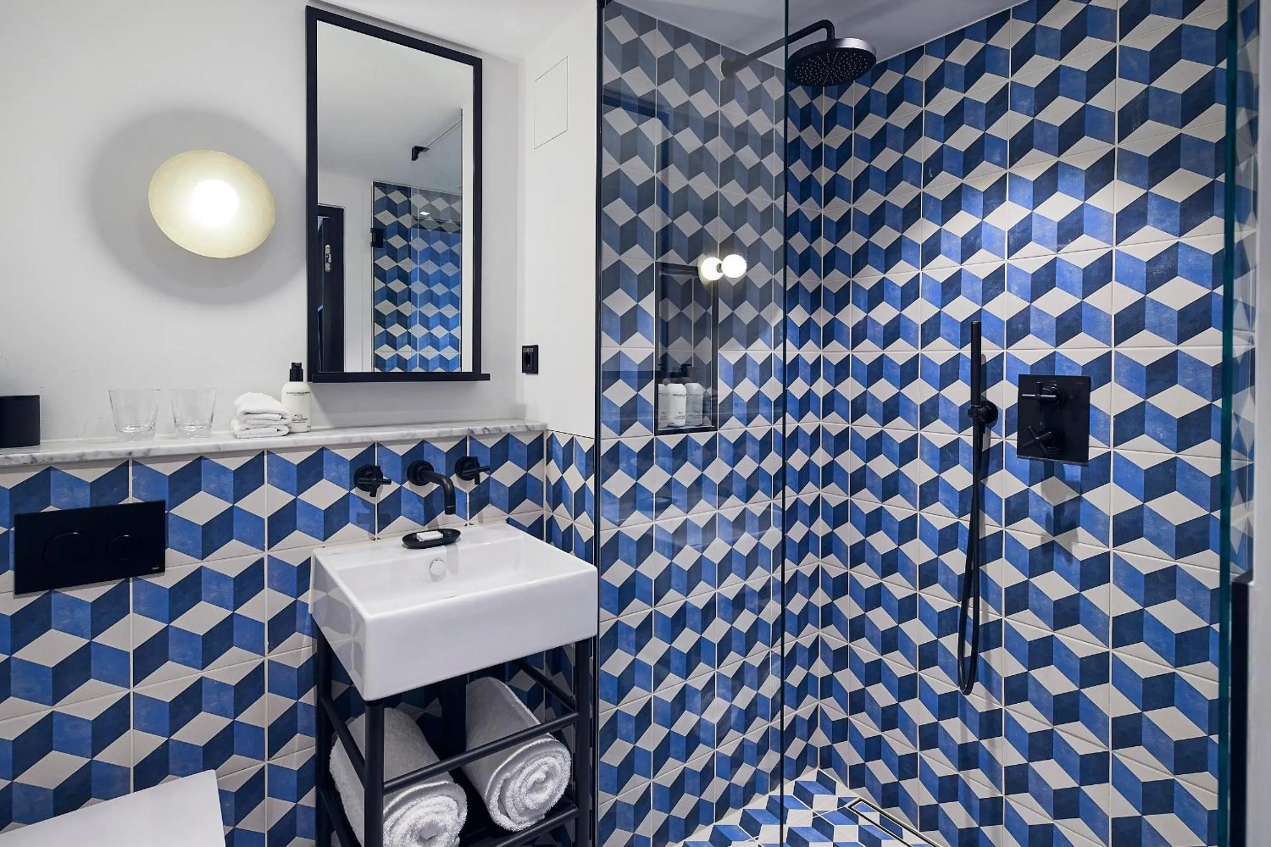 Bathroom in Kimpton De Witt Amsterdam by IHG