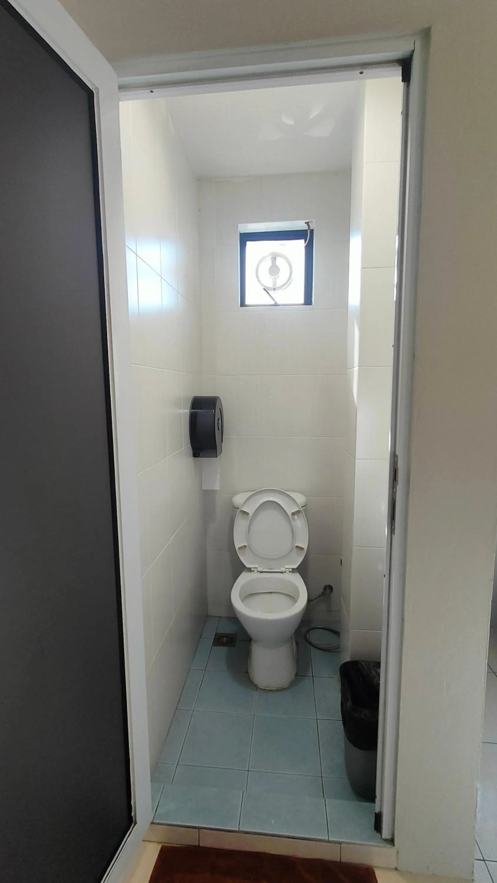 Toilet in Walk Inn