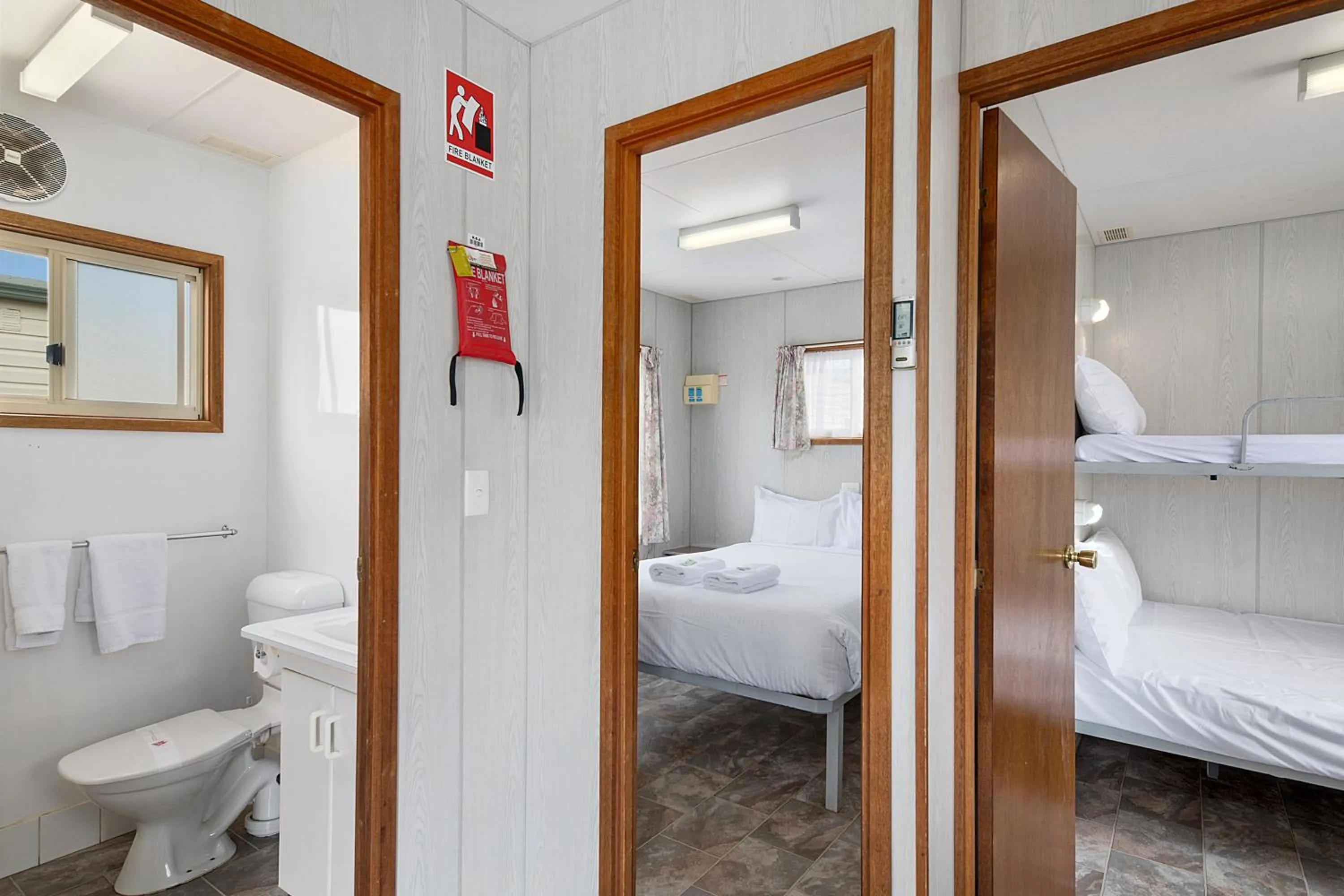 Bedroom, Bed in Benalla Tourist Park