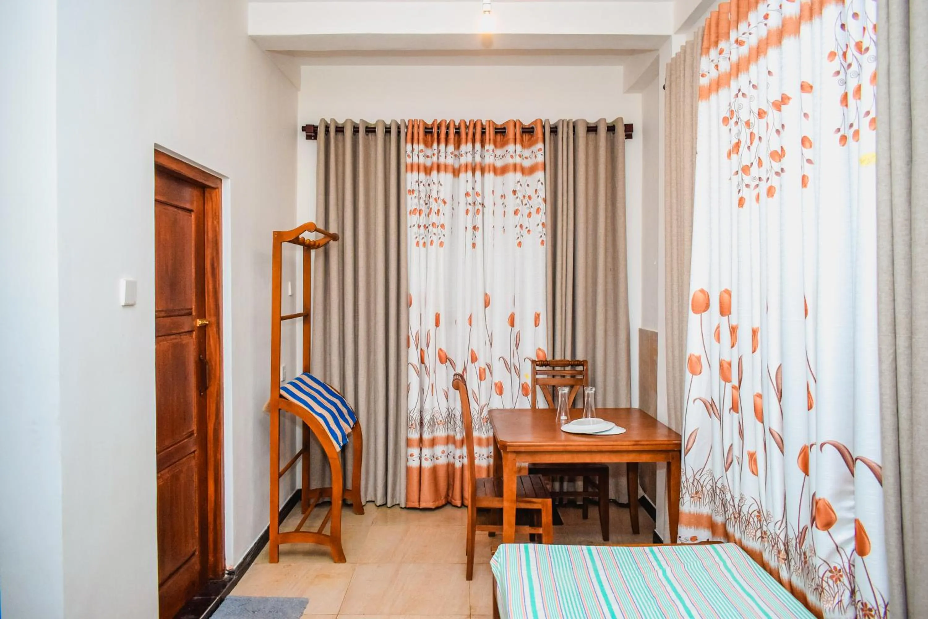 Photo of the whole room in Blowhole Unawatuna