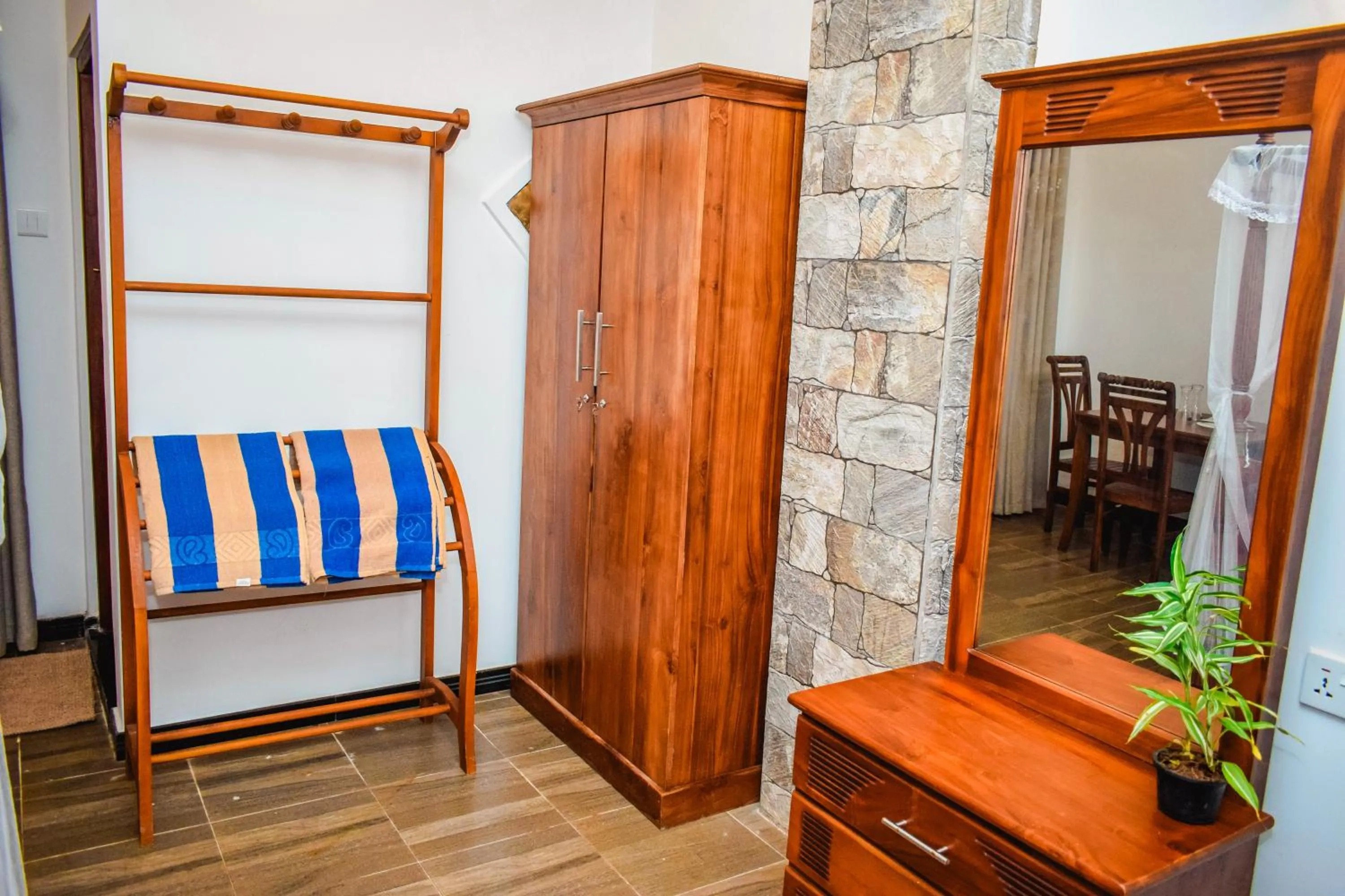 Photo of the whole room, Bed in Blowhole Unawatuna