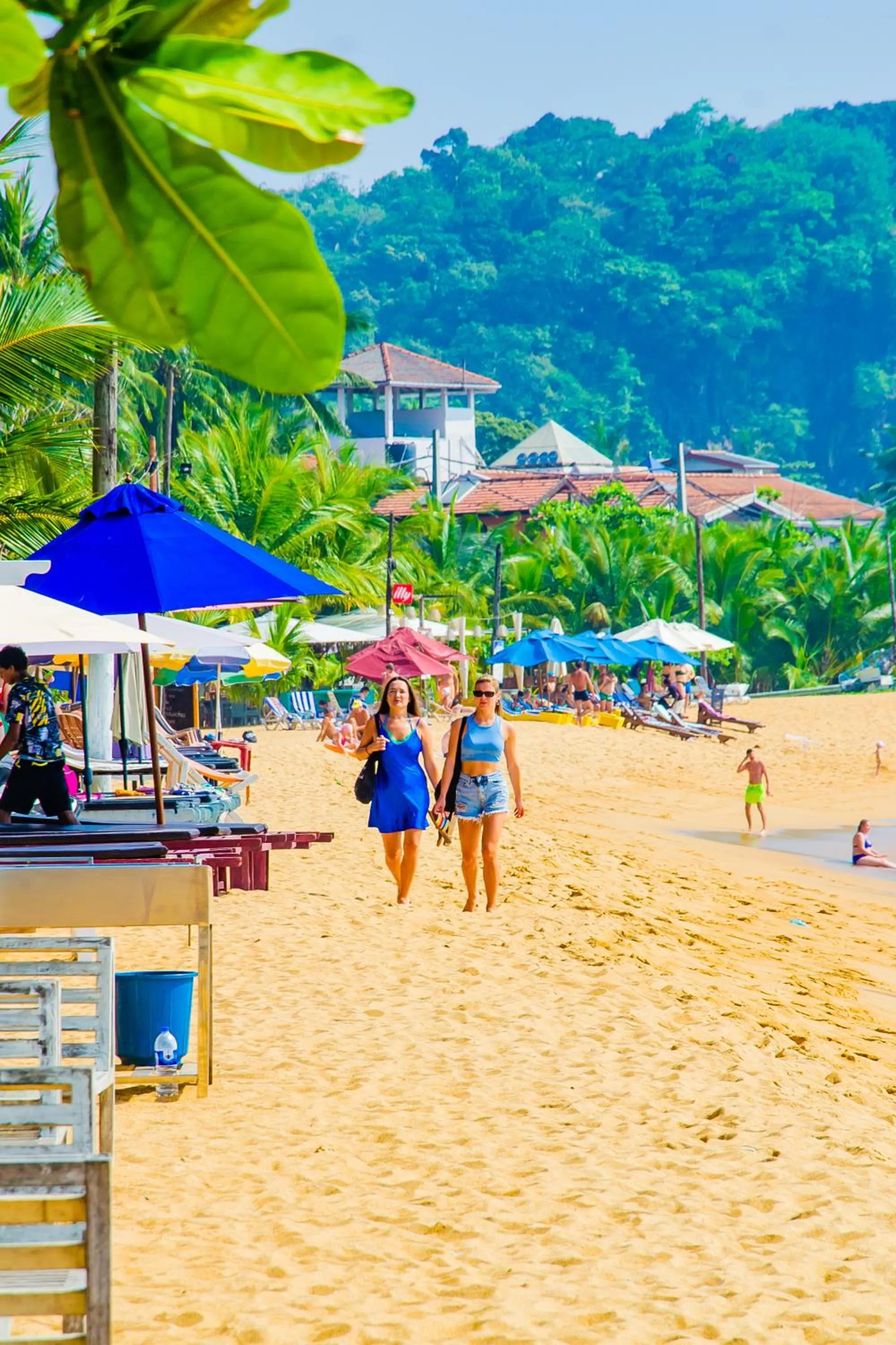 Beach in Blowhole Unawatuna