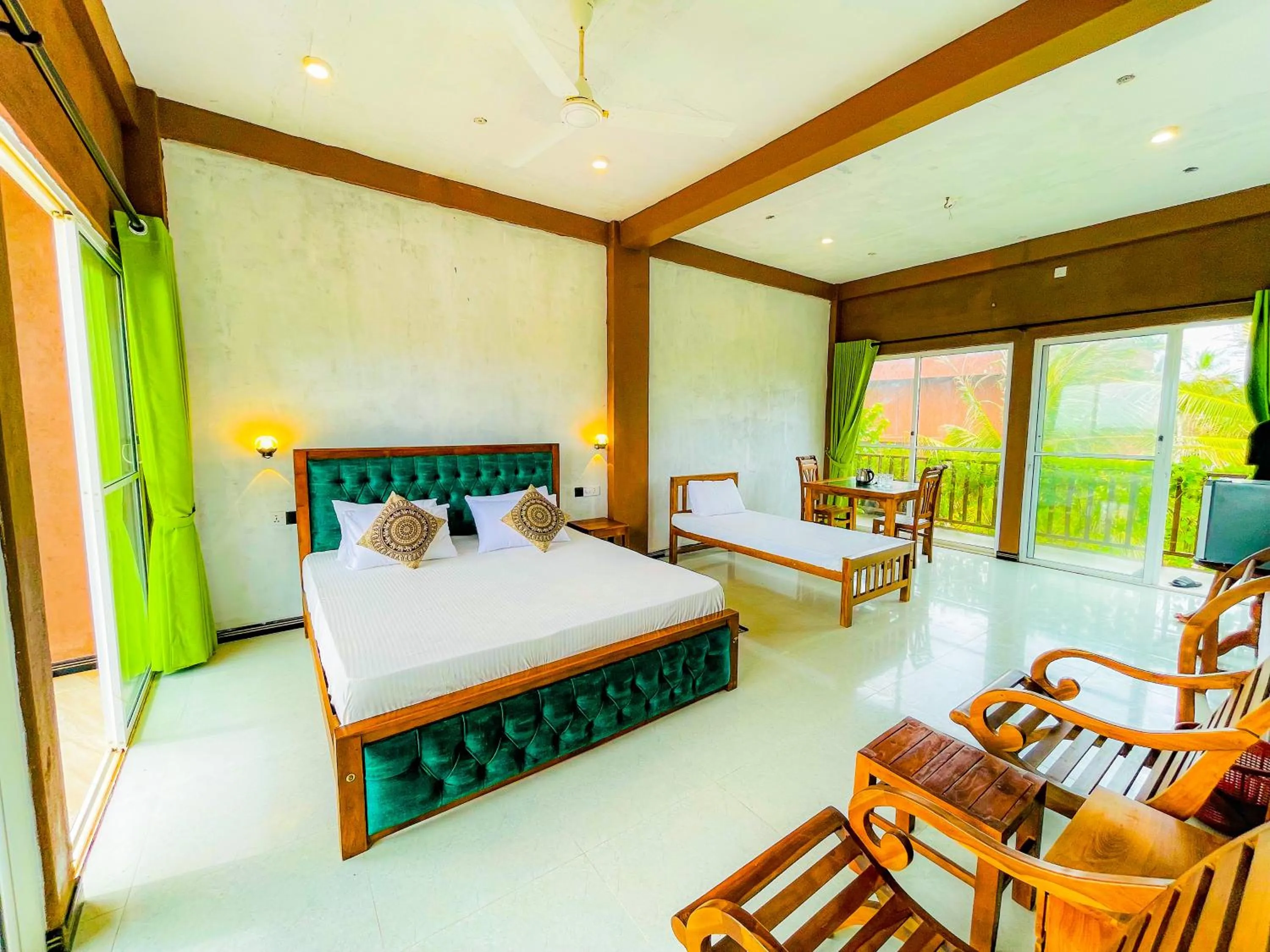Photo of the whole room, Bed in Blowhole Unawatuna