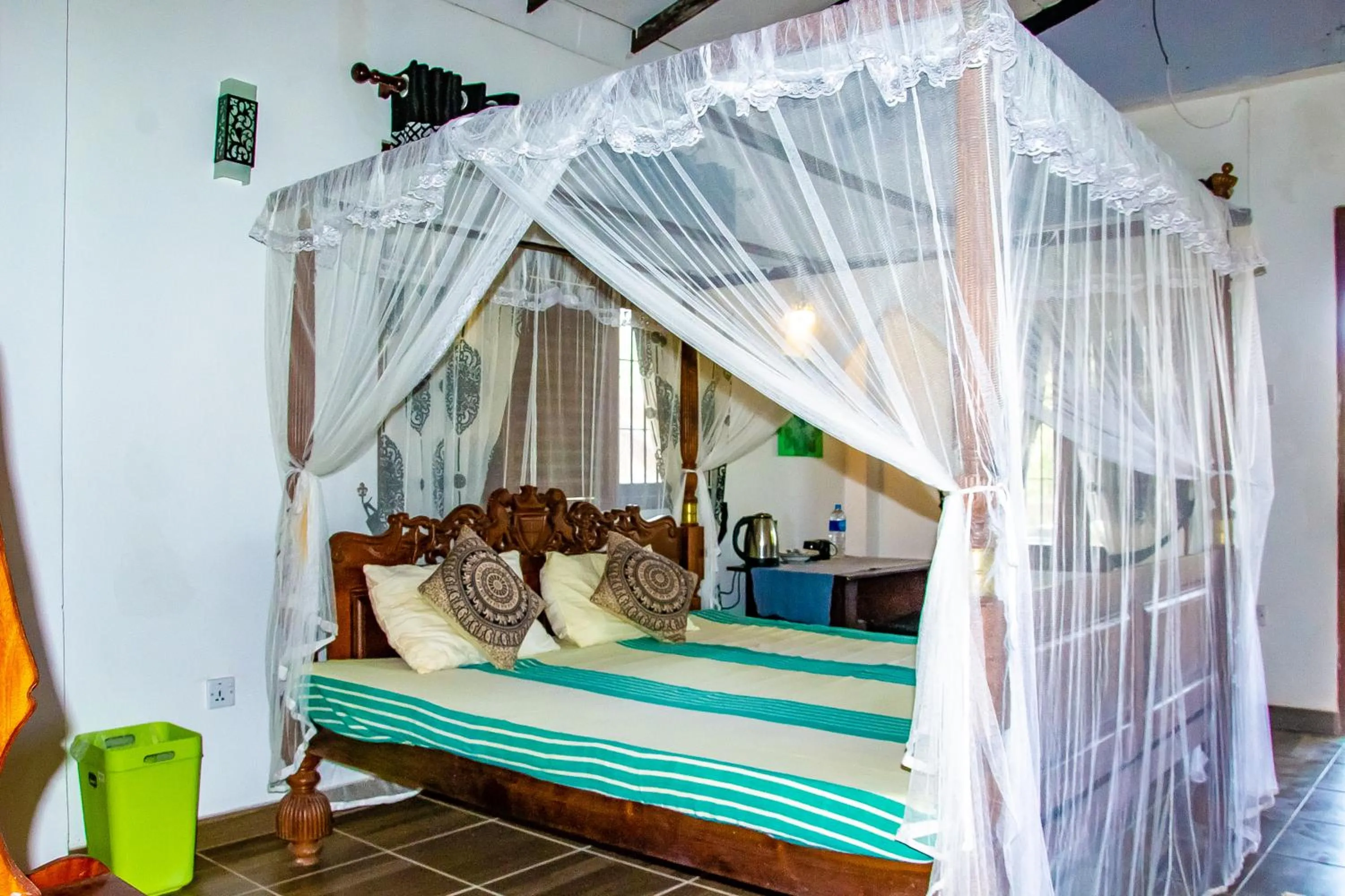 Bed in Blowhole Unawatuna