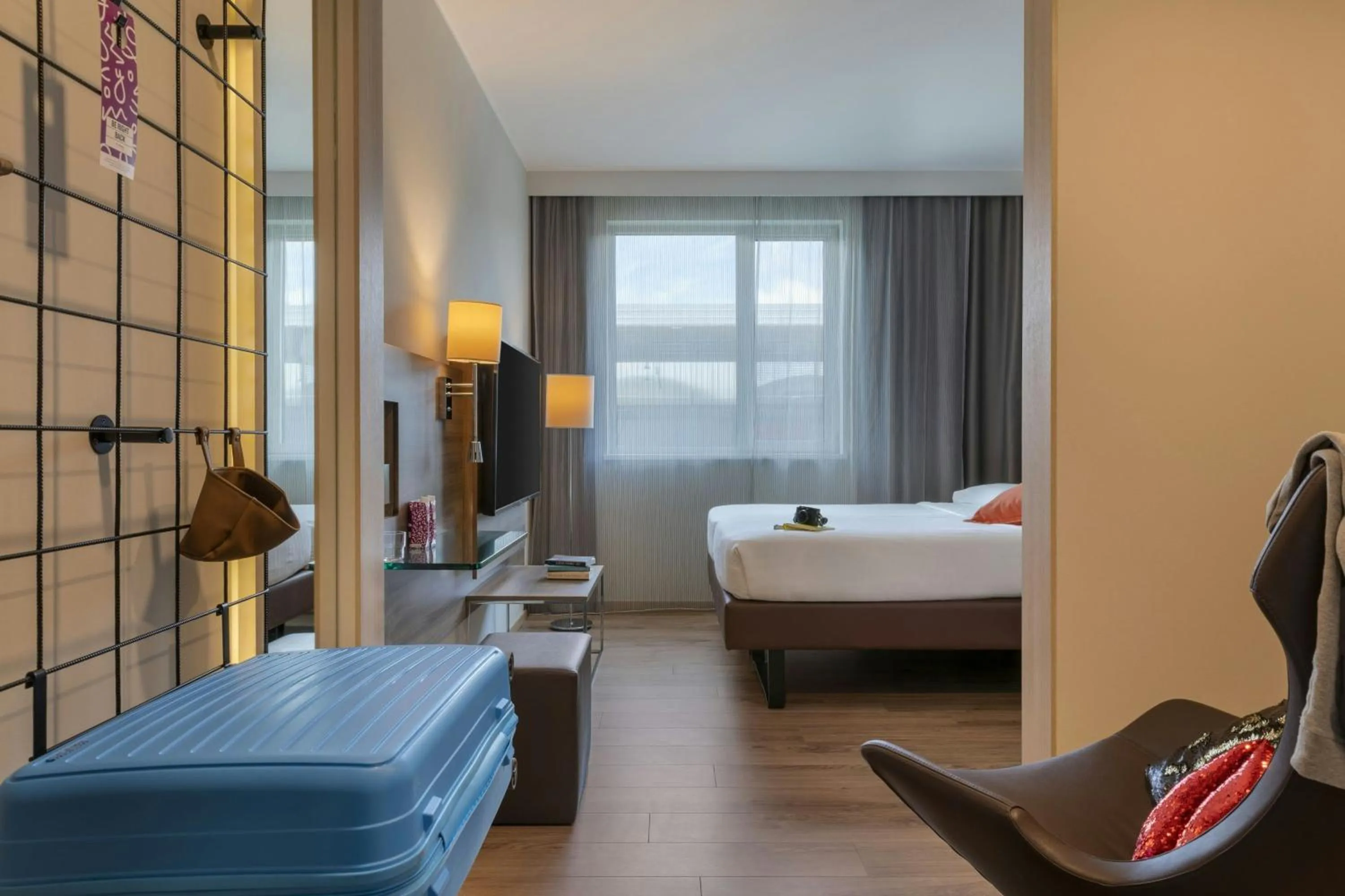 Bedroom, Bed in Moxy Milan Malpensa Airport