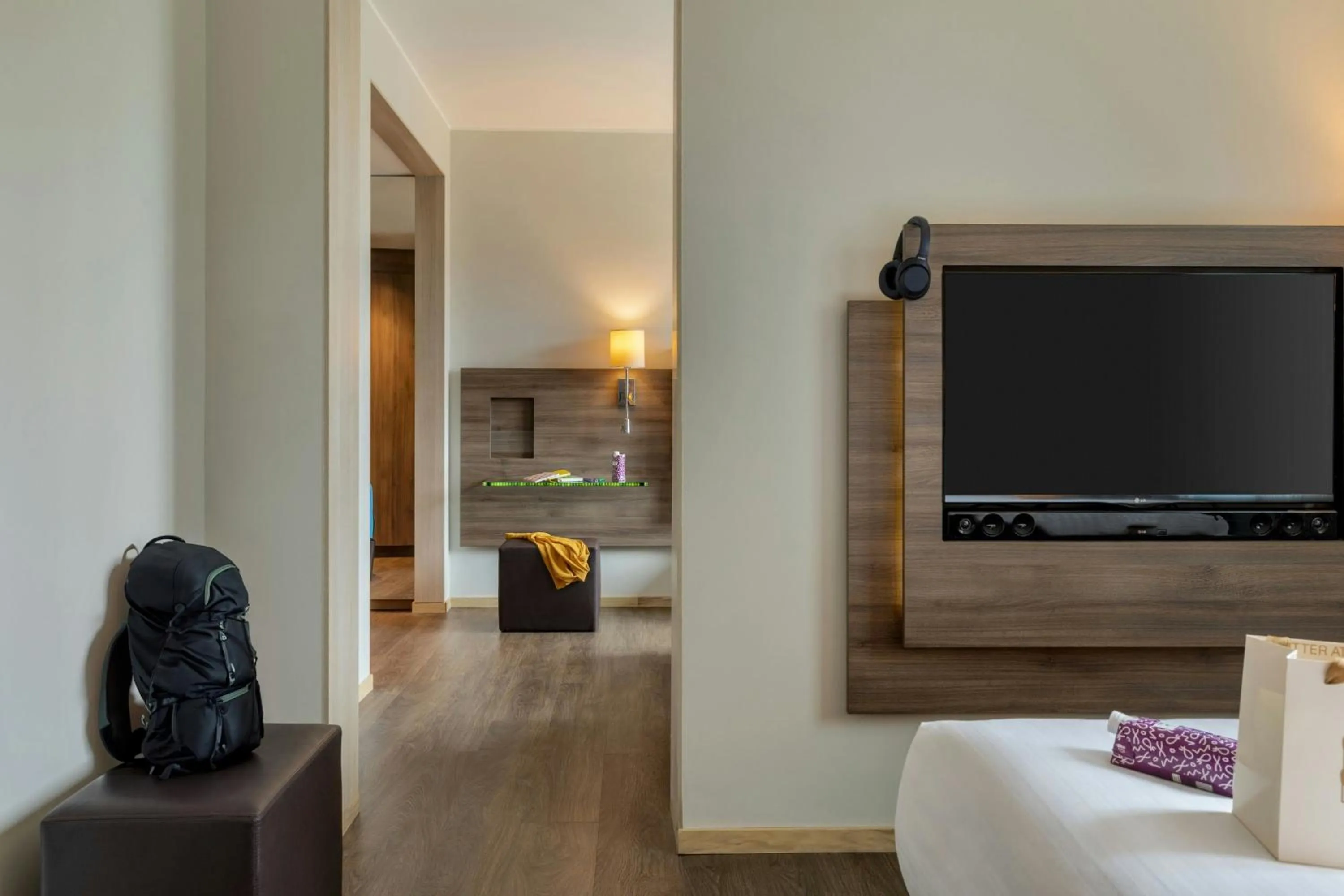 Bedroom, Bed in Moxy Milan Malpensa Airport