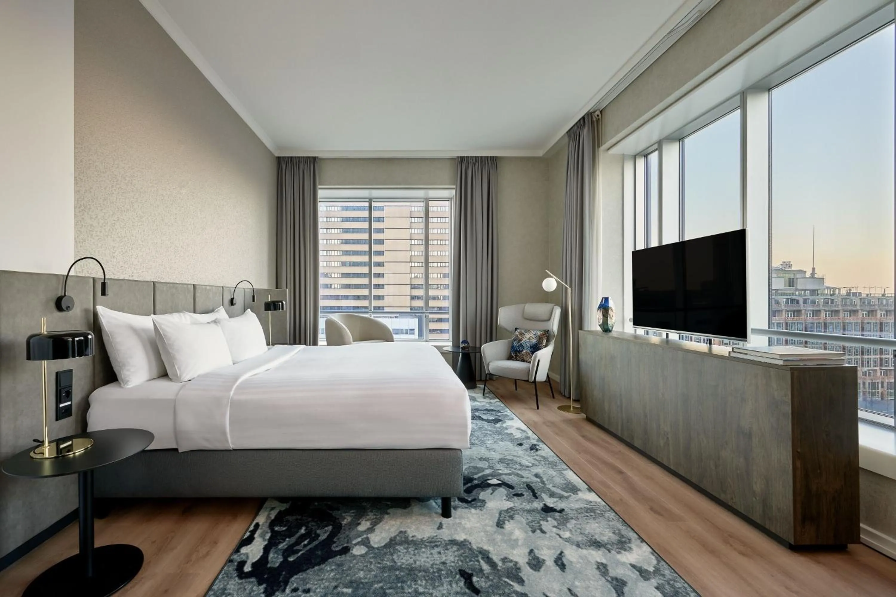 Bedroom, Bed in Rotterdam Marriott Hotel