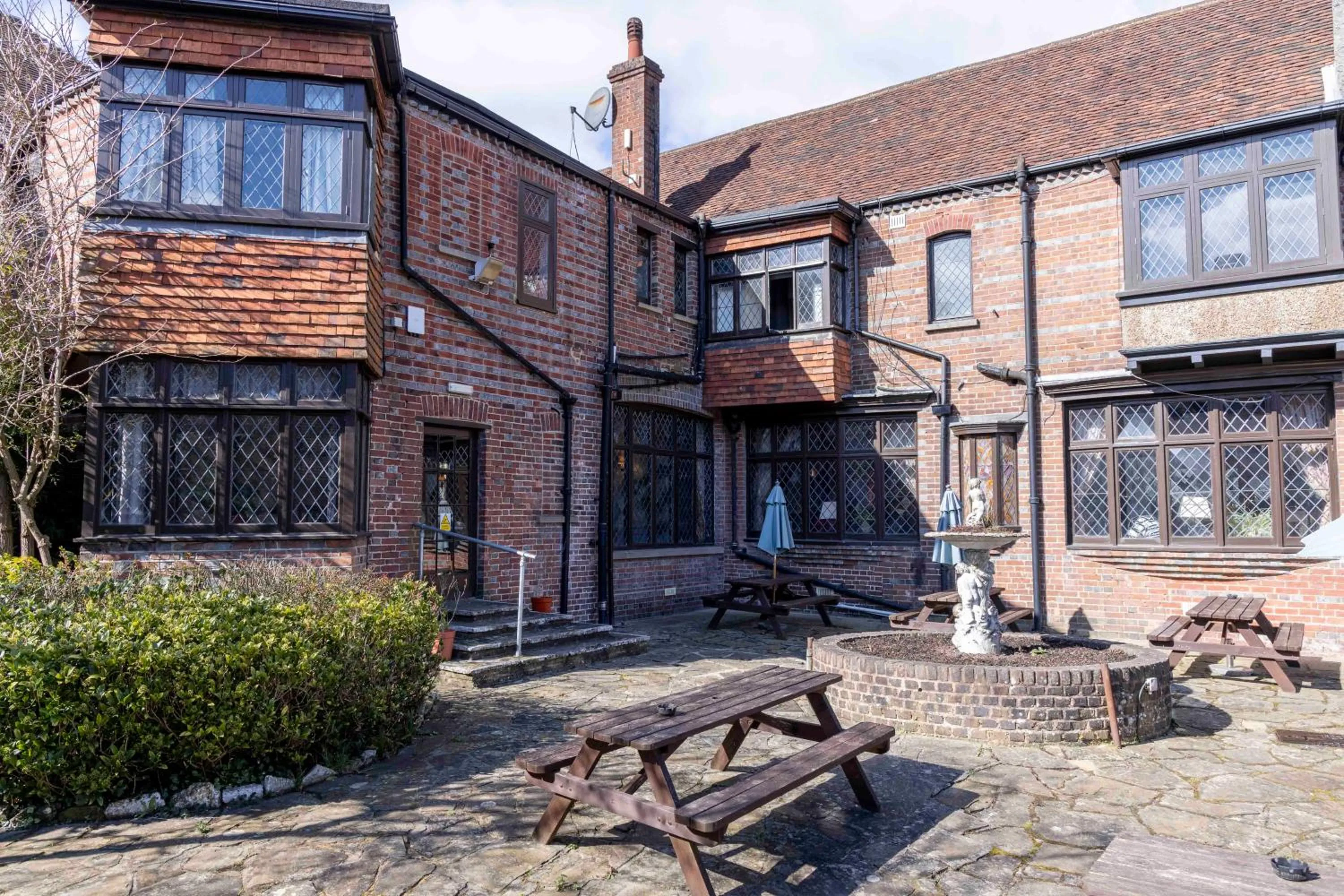 Roebuck by Greene King Inns