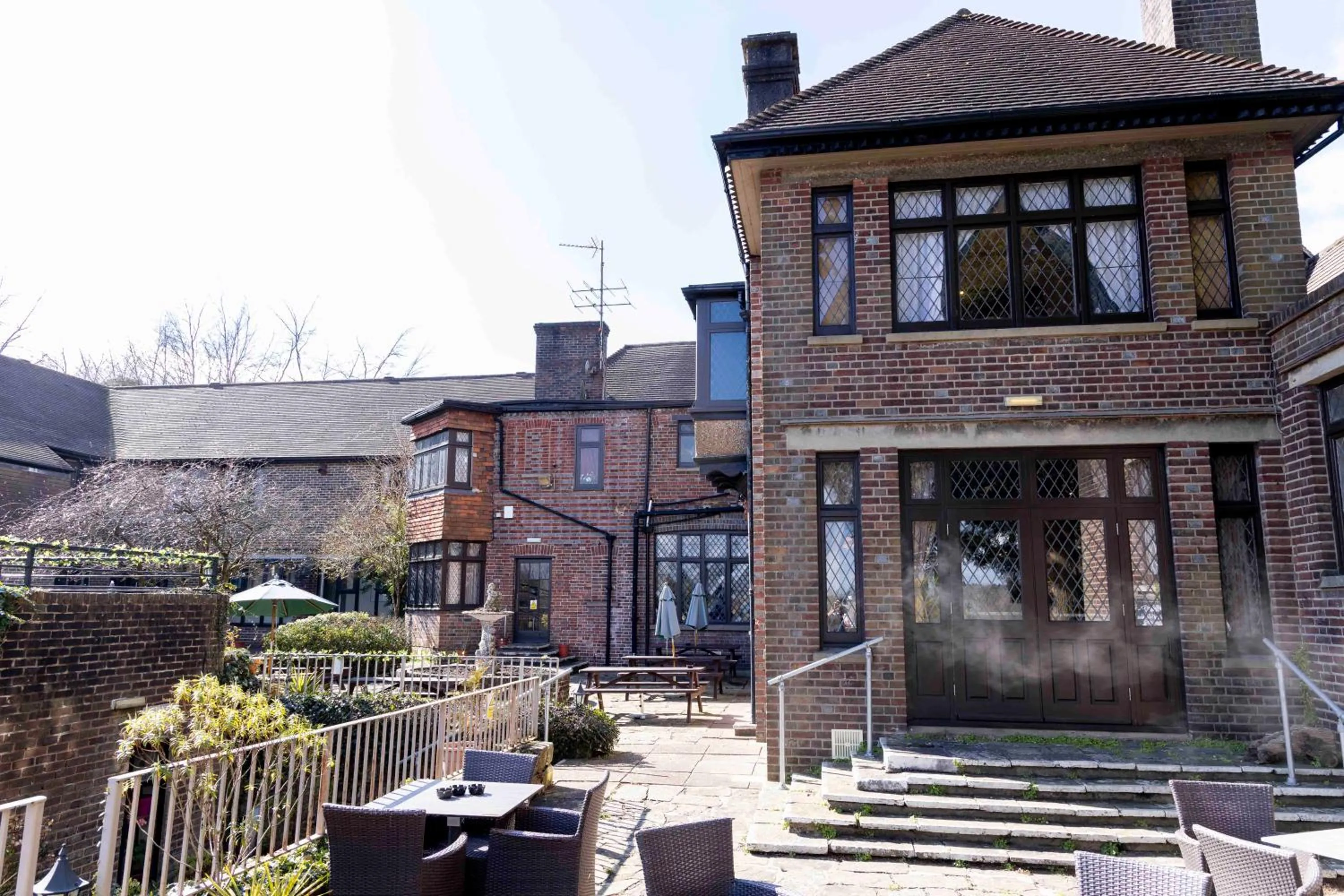 Roebuck by Greene King Inns