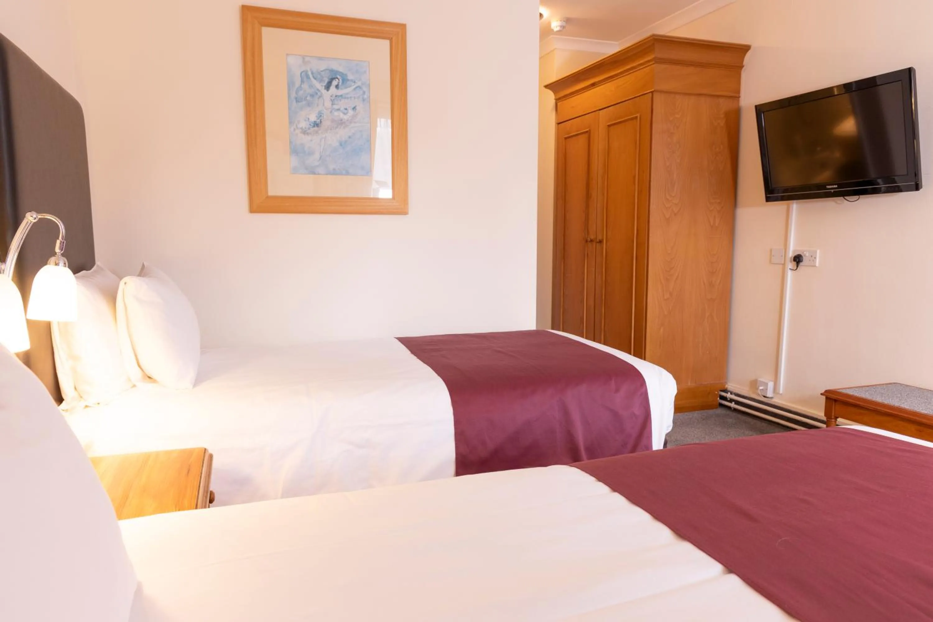 Bed in Roebuck by Greene King Inns