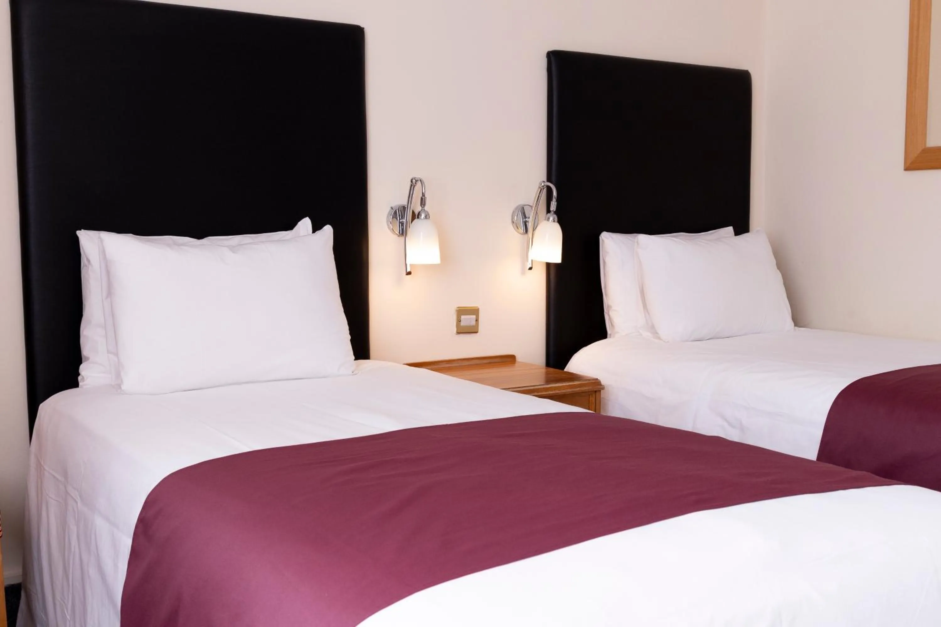 Bed in Roebuck by Greene King Inns