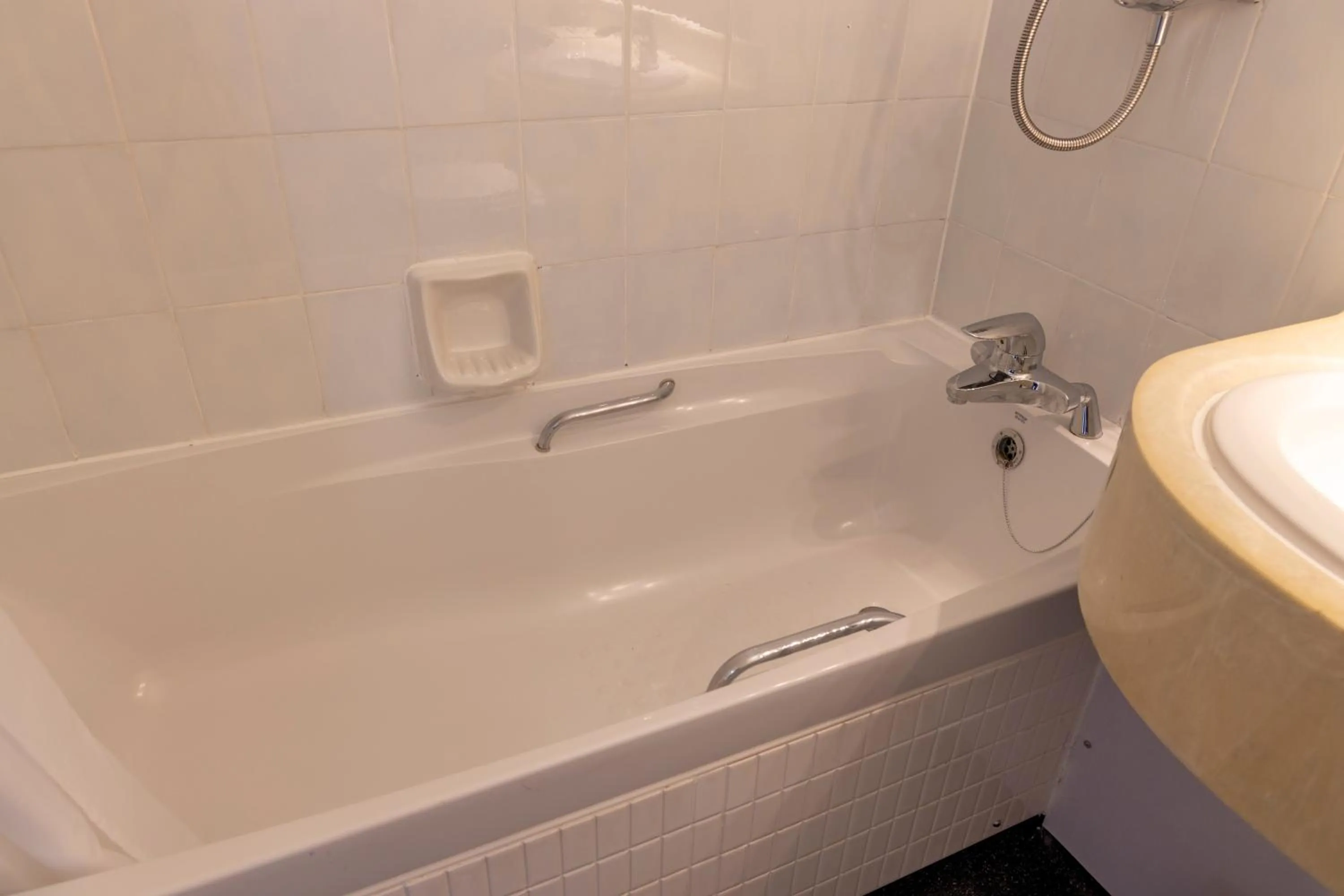 Roebuck by Greene King Inns