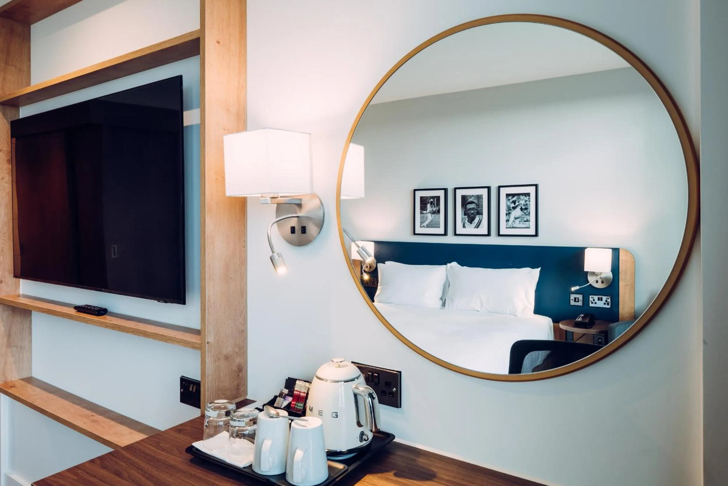 Coffee/tea facilities, Bed in Hilton Garden Inn Manchester Emirates Old Trafford