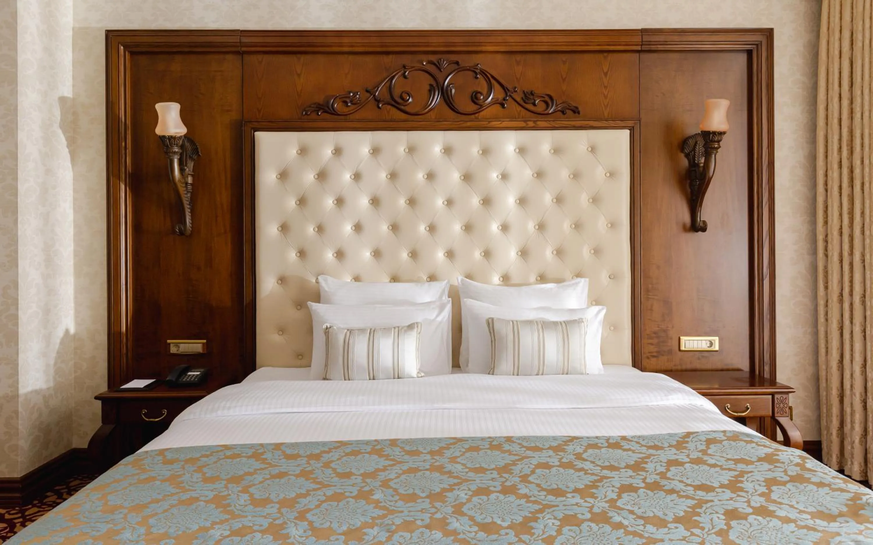 Bed in Shamakhi Palace Sharadil