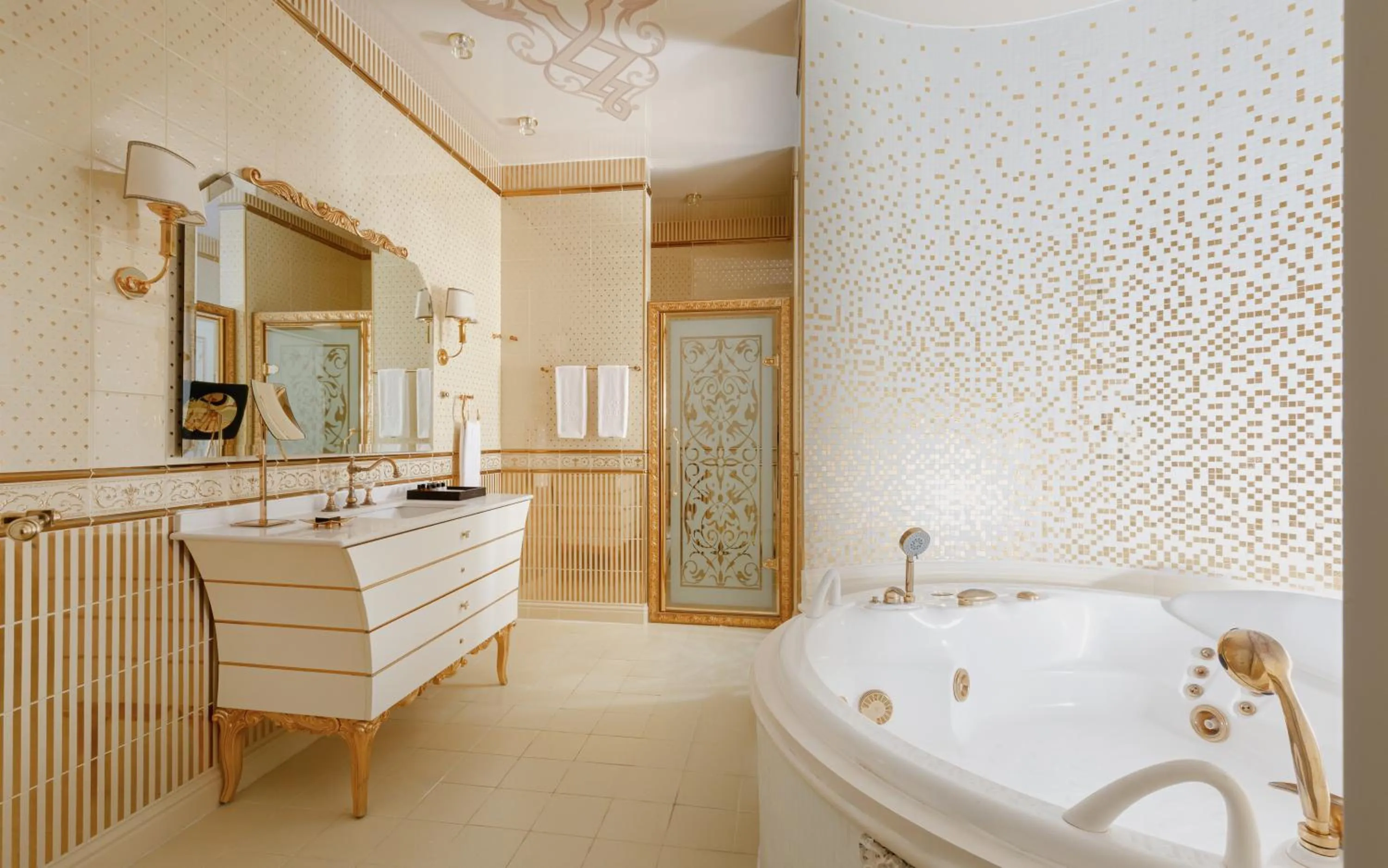 Bathroom in Shamakhi Palace Sharadil