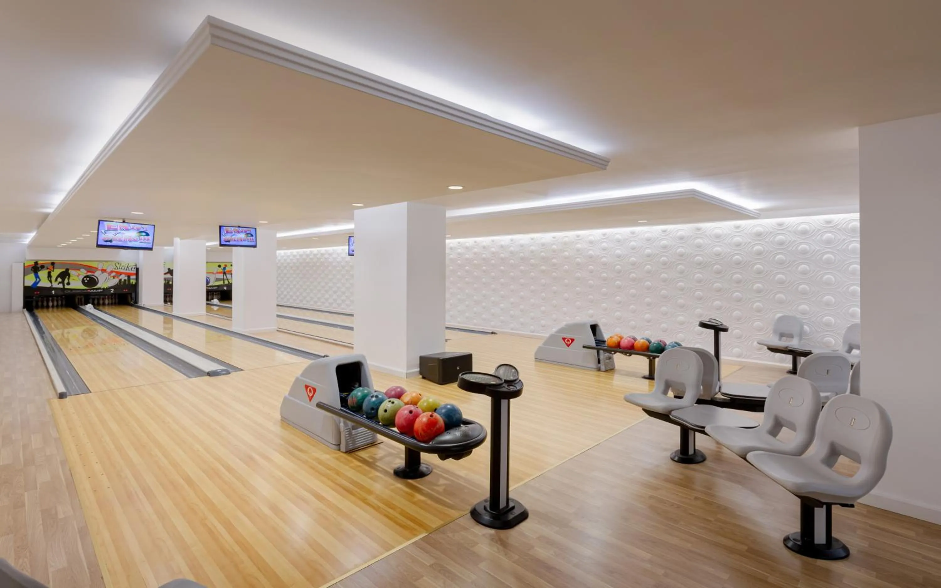 Bowling in Shamakhi Palace Sharadil